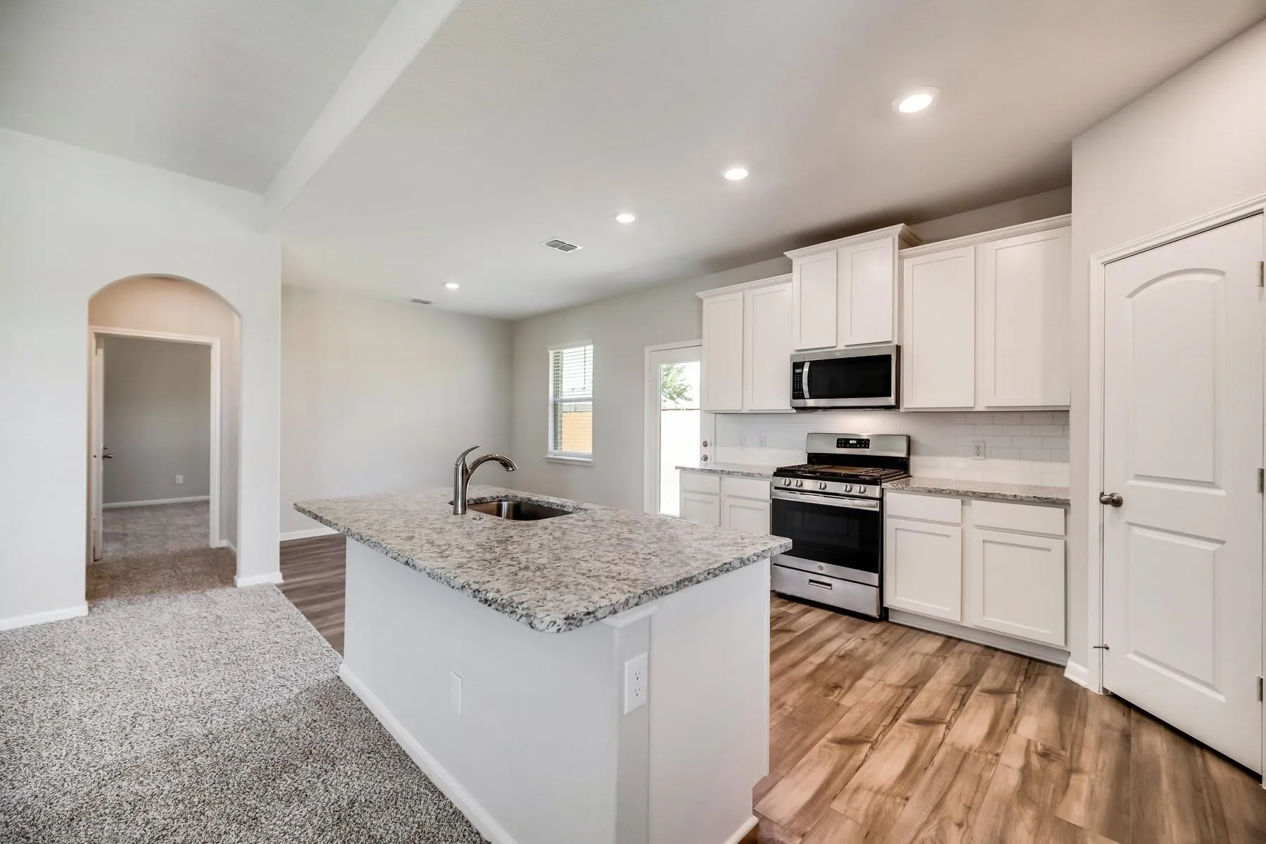 Single Family Residence For Rent in Collin County , 412 Harbor Oaks Drive, Anna, Texas 75409, 4 Bedroom, 2 Bathroom, 2 Garage spaces, 1,811 Sqft, built in 2022, mls#21401963, Real Estate Agent in Anna, Homes For Rent in Collin county, Homes For Rent in Anna, Realtor in Anna Texas, Real Estate Brokerage Independent Realty Texas, Luminita Cordes Realtor
