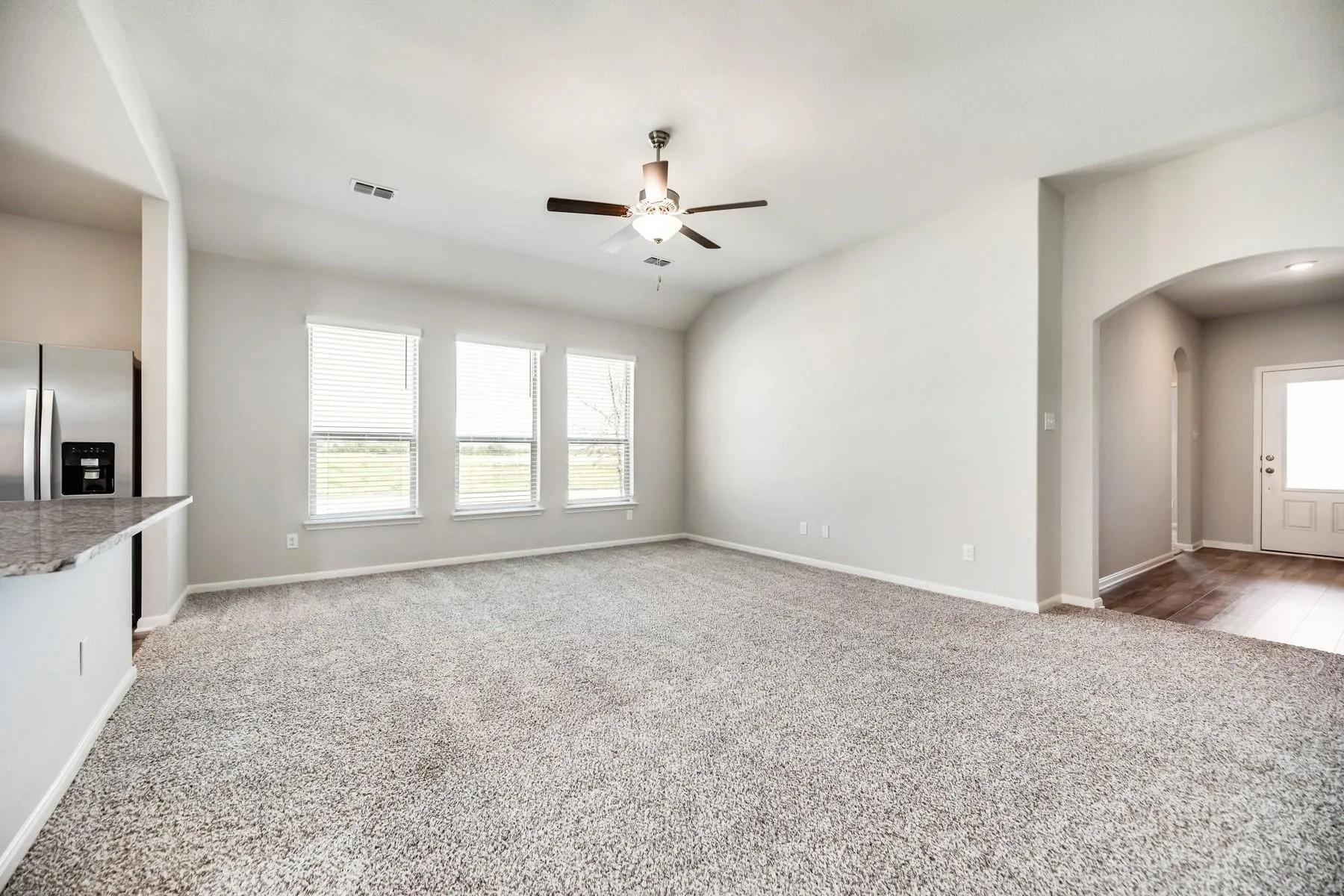 Single Family Residence For Rent in Collin County , 412 Harbor Oaks Drive, Anna, Texas 75409, 4 Bedroom, 2 Bathroom, 2 Garage spaces, 1,811 Sqft, built in 2022, mls#21401963, Real Estate Agent in Anna, Homes For Rent in Collin county, Homes For Rent in Anna, Realtor in Anna Texas, Real Estate Brokerage Independent Realty Texas, Luminita Cordes Realtor