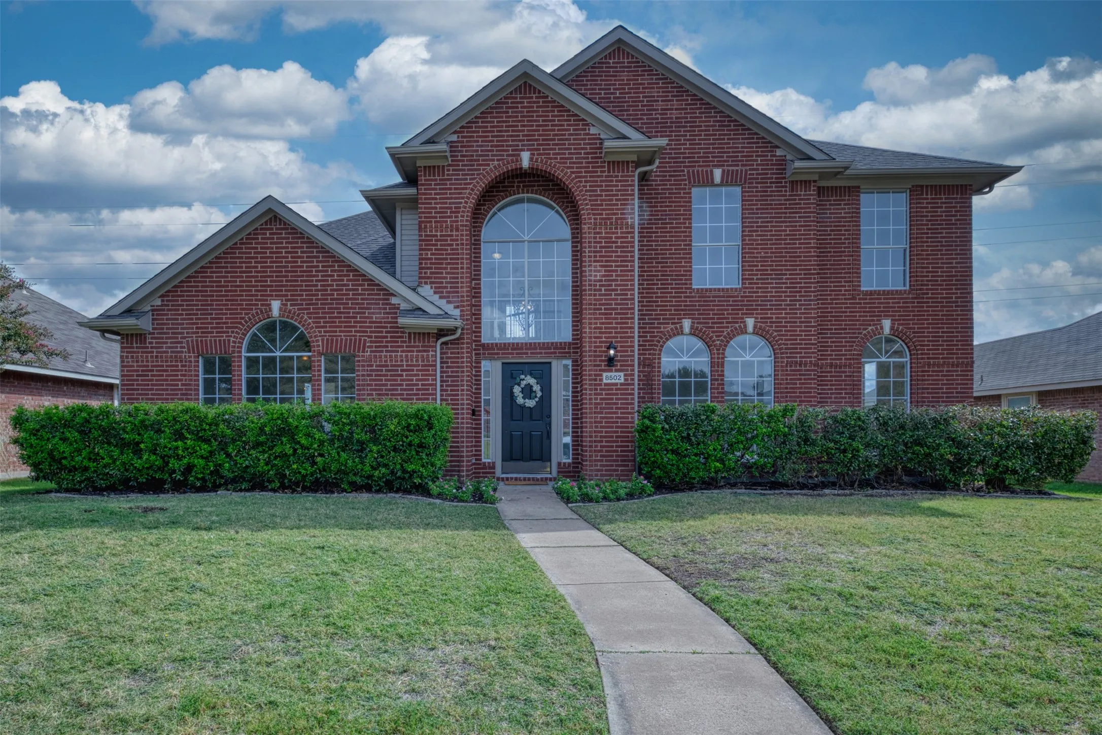 Single Family Residence For Sale in Collin County , 8502 Arcadia Drive, Frisco, Texas 75035, 4 Bedroom, 3 Bathroom, 2 Garage spaces, 2,720 Sqft, built in 1998, mls#21378423, Real Estate Agent in Frisco, Homes For Sale in Collin county, Homes For Sale in Frisco, Realtor in Frisco Texas, Real Estate Brokerage Independent Realty Texas, Luminita Cordes Realtor