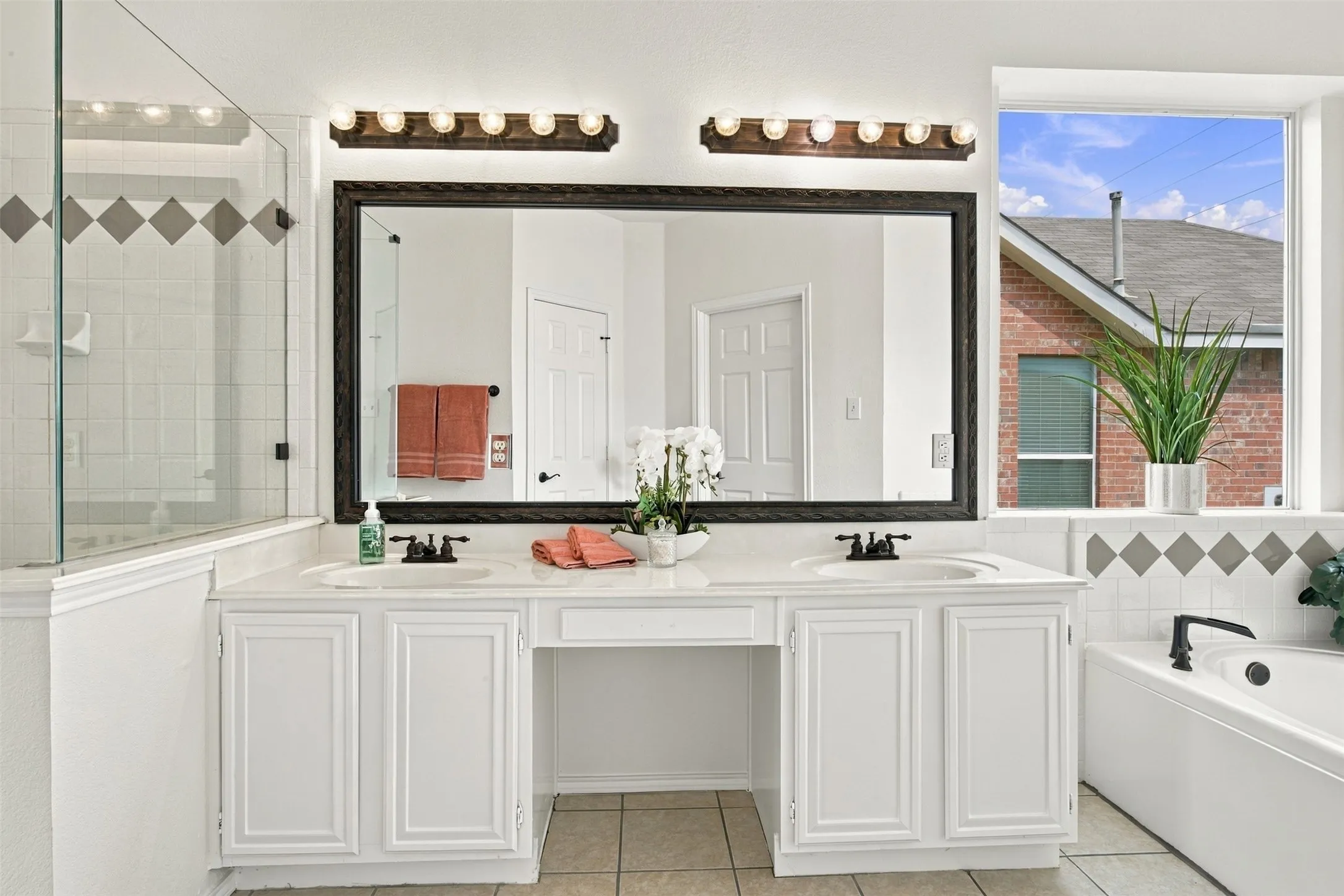 Single Family Residence For Sale in Collin County , 8502 Arcadia Drive, Frisco, Texas 75035, 4 Bedroom, 3 Bathroom, 2 Garage spaces, 2,720 Sqft, built in 1998, mls#21378423, Real Estate Agent in Frisco, Homes For Sale in Collin county, Homes For Sale in Frisco, Realtor in Frisco Texas, Real Estate Brokerage Independent Realty Texas, Luminita Cordes Realtor