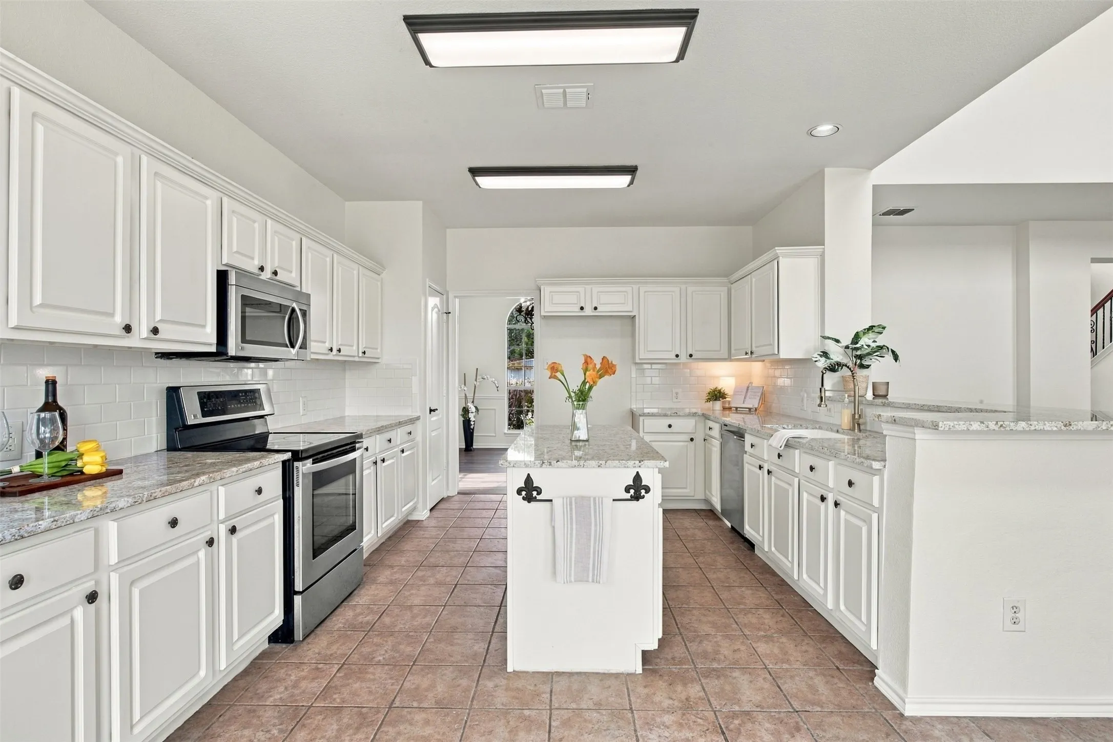 Single Family Residence For Sale in Collin County , 8502 Arcadia Drive, Frisco, Texas 75035, 4 Bedroom, 3 Bathroom, 2 Garage spaces, 2,720 Sqft, built in 1998, mls#21378423, Real Estate Agent in Frisco, Homes For Sale in Collin county, Homes For Sale in Frisco, Realtor in Frisco Texas, Real Estate Brokerage Independent Realty Texas, Luminita Cordes Realtor