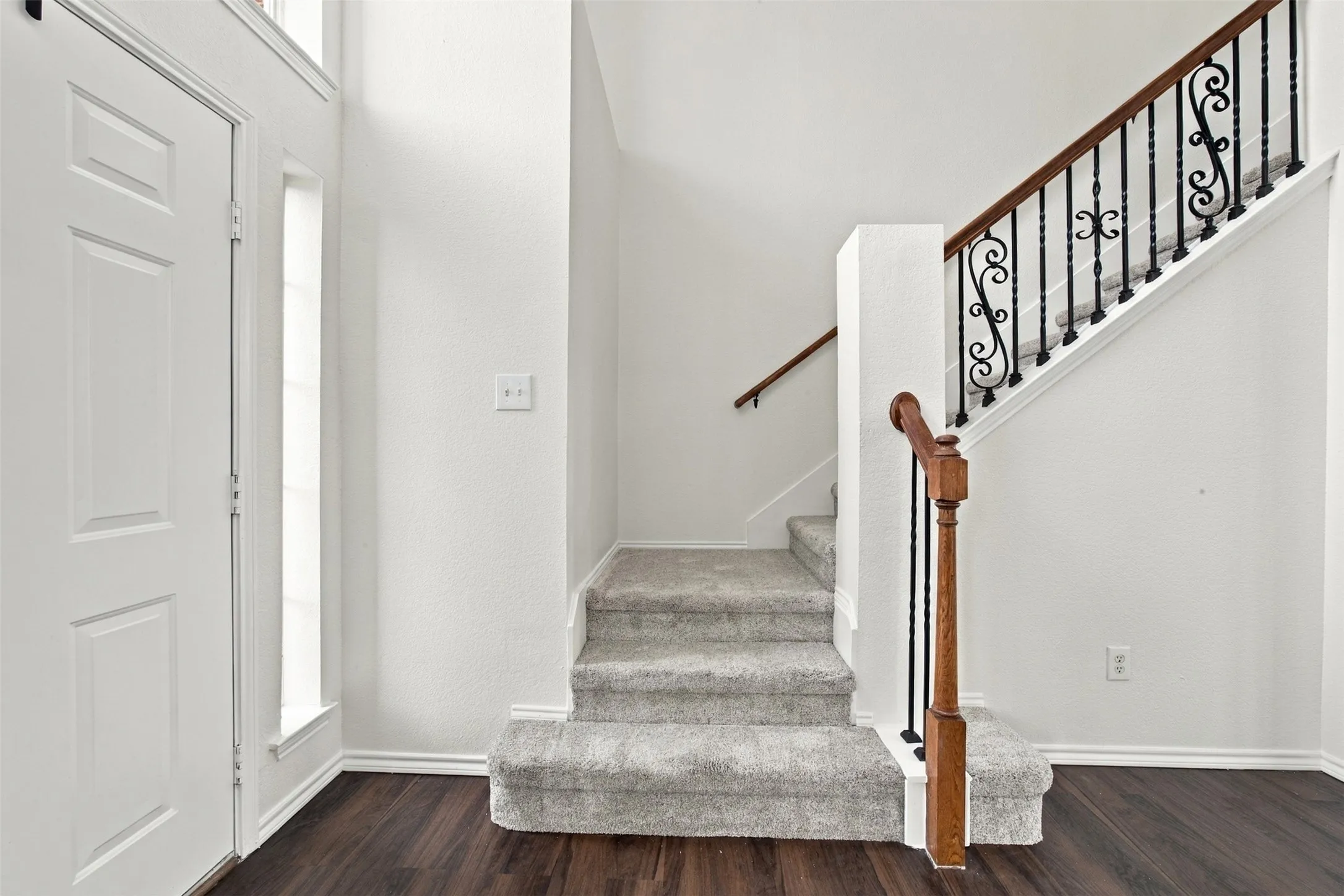 Single Family Residence For Sale in Collin County , 8502 Arcadia Drive, Frisco, Texas 75035, 4 Bedroom, 3 Bathroom, 2 Garage spaces, 2,720 Sqft, built in 1998, mls#21378423, Real Estate Agent in Frisco, Homes For Sale in Collin county, Homes For Sale in Frisco, Realtor in Frisco Texas, Real Estate Brokerage Independent Realty Texas, Luminita Cordes Realtor