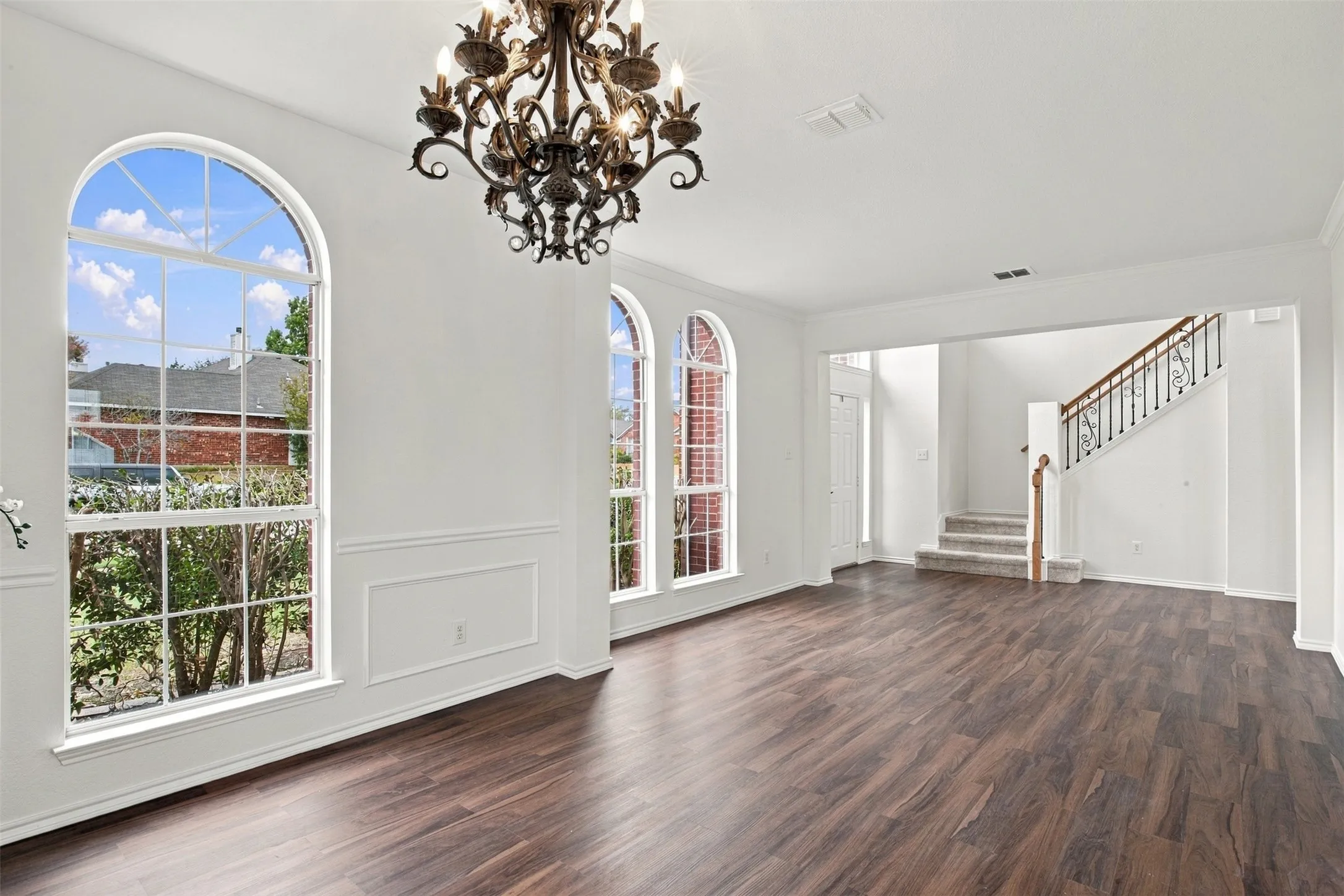 Single Family Residence For Sale in Collin County , 8502 Arcadia Drive, Frisco, Texas 75035, 4 Bedroom, 3 Bathroom, 2 Garage spaces, 2,720 Sqft, built in 1998, mls#21378423, Real Estate Agent in Frisco, Homes For Sale in Collin county, Homes For Sale in Frisco, Realtor in Frisco Texas, Real Estate Brokerage Independent Realty Texas, Luminita Cordes Realtor