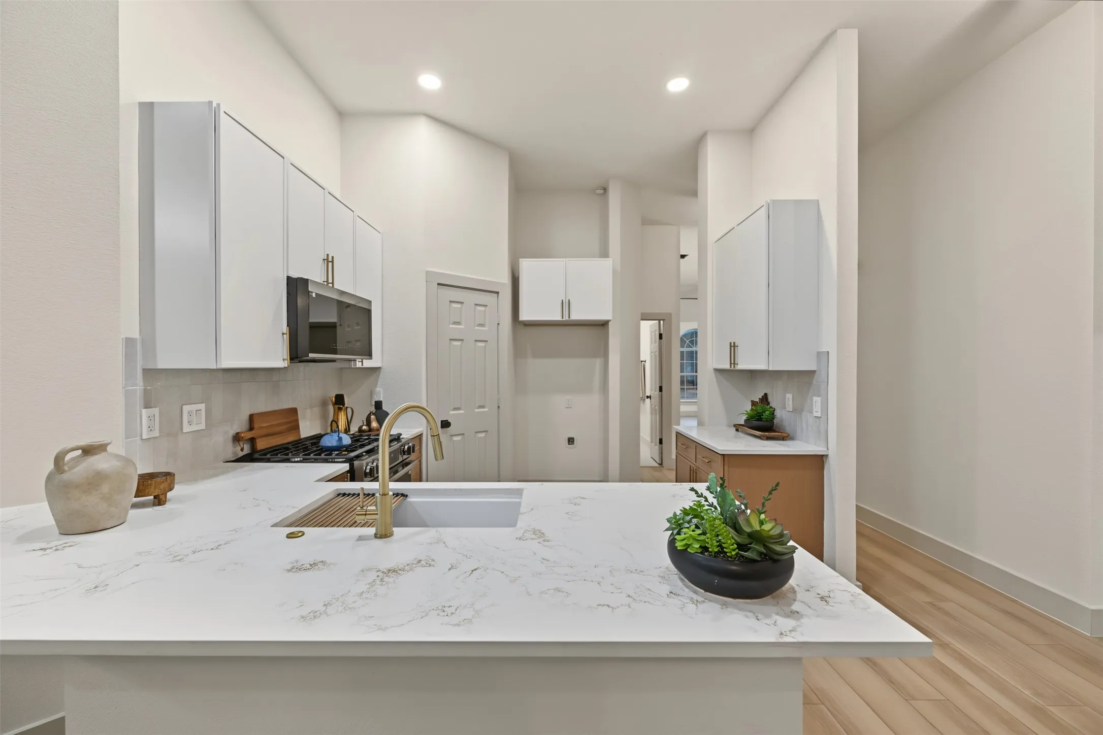 Single Family Residence For Sale in Denton County , 1213 Marcus Court, Flower Mound, Texas 75028, 3 Bedroom, 2 Bathroom, 2 Garage spaces, 1,854 Sqft, built in 1993, mls#21376098, Real Estate Agent in Flower Mound, Homes For Sale in Denton county, Homes For Sale in Flower Mound, Realtor in Flower Mound Texas, Real Estate Brokerage Independent Realty Texas, Luminita Cordes Realtor