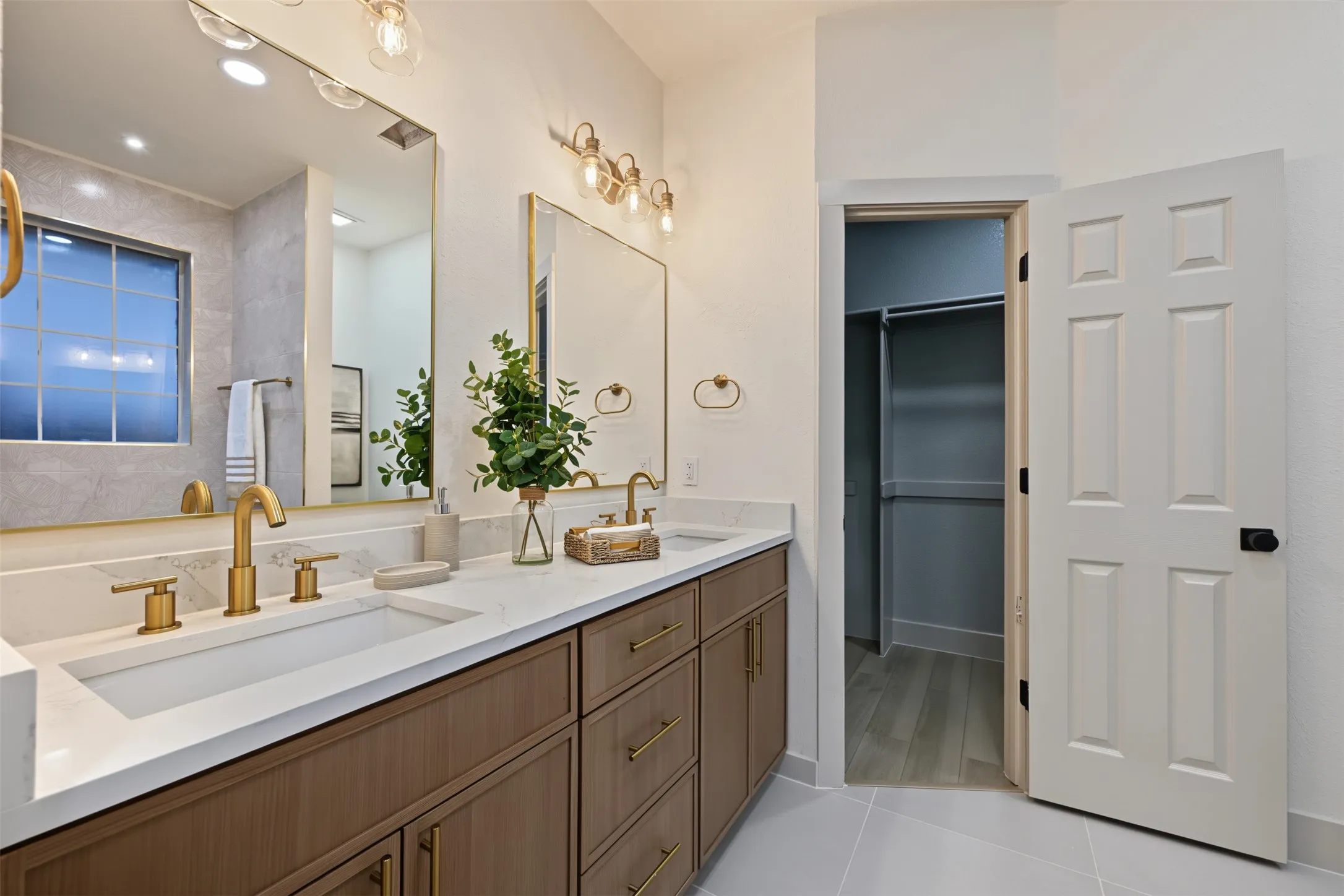 Single Family Residence For Sale in Denton County , 1213 Marcus Court, Flower Mound, Texas 75028, 3 Bedroom, 2 Bathroom, 2 Garage spaces, 1,854 Sqft, built in 1993, mls#21376098, Real Estate Agent in Flower Mound, Homes For Sale in Denton county, Homes For Sale in Flower Mound, Realtor in Flower Mound Texas, Real Estate Brokerage Independent Realty Texas, Luminita Cordes Realtor