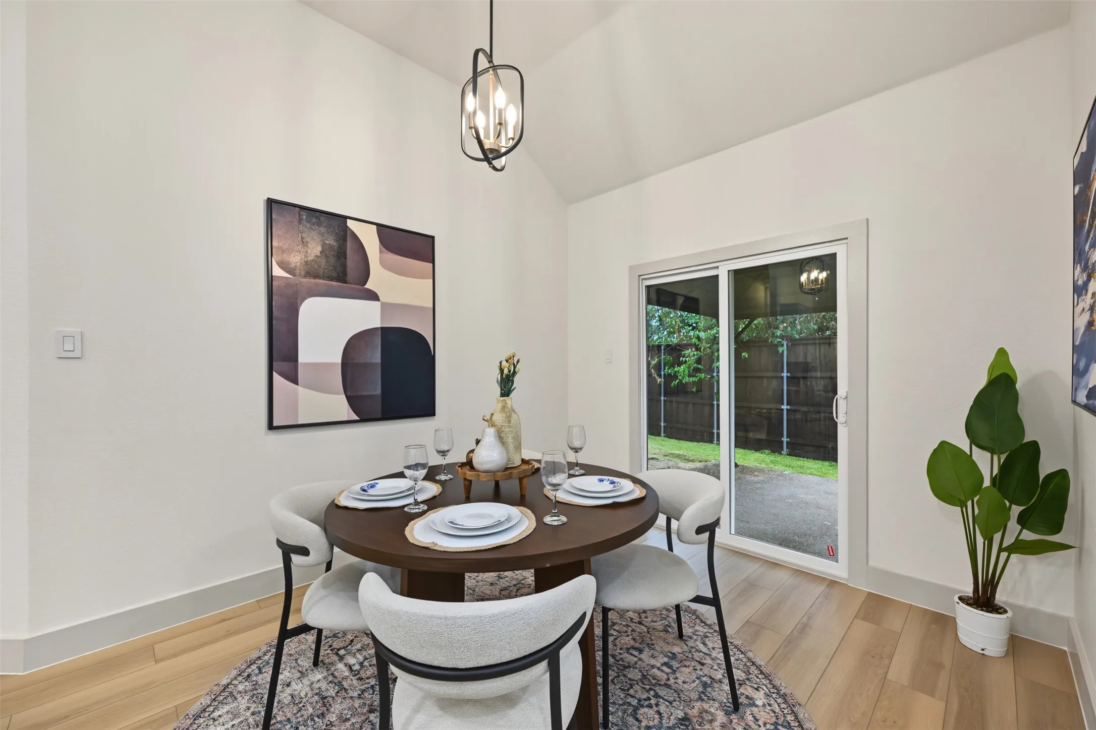 Single Family Residence For Sale in Denton County , 1213 Marcus Court, Flower Mound, Texas 75028, 3 Bedroom, 2 Bathroom, 2 Garage spaces, 1,854 Sqft, built in 1993, mls#21376098, Real Estate Agent in Flower Mound, Homes For Sale in Denton county, Homes For Sale in Flower Mound, Realtor in Flower Mound Texas, Real Estate Brokerage Independent Realty Texas, Luminita Cordes Realtor