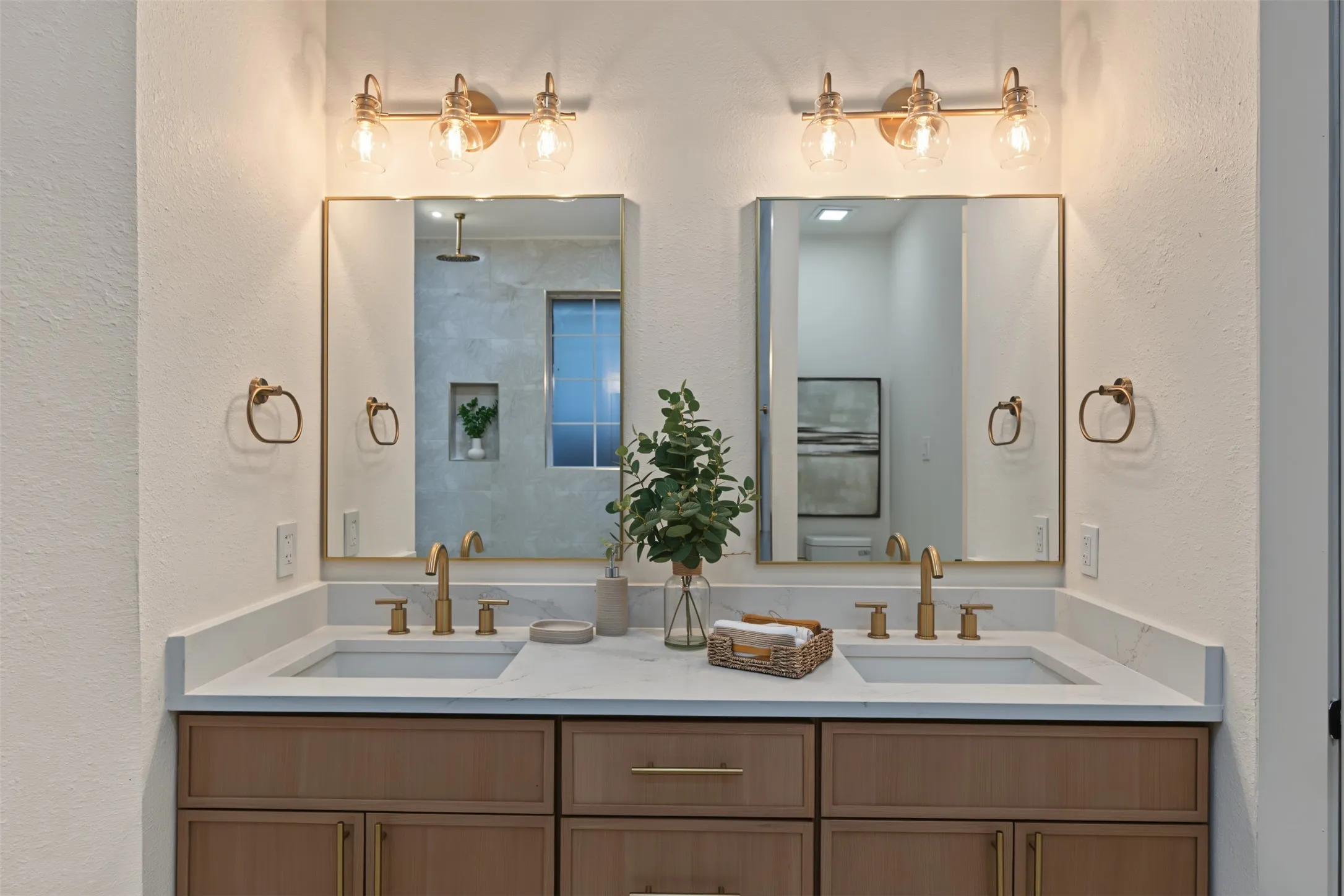 Single Family Residence For Sale in Denton County , 1213 Marcus Court, Flower Mound, Texas 75028, 3 Bedroom, 2 Bathroom, 2 Garage spaces, 1,854 Sqft, built in 1993, mls#21376098, Real Estate Agent in Flower Mound, Homes For Sale in Denton county, Homes For Sale in Flower Mound, Realtor in Flower Mound Texas, Real Estate Brokerage Independent Realty Texas, Luminita Cordes Realtor