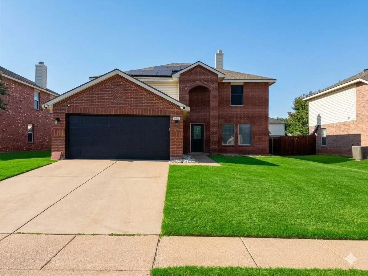 Single Family Residence For Sale in Tarrant County , 1112 Beaverwood Lane, Crowley, Texas 76036, 4 Bedroom, 3 Bathroom, 2 Garage spaces, 2,592 Sqft, built in 2005, mls#21400652, Real Estate Agent in Crowley, Homes For Sale in Tarrant county, Homes For Sale in Crowley, Realtor in Crowley Texas, Real Estate Brokerage Independent Realty Texas, Luminita Cordes Realtor