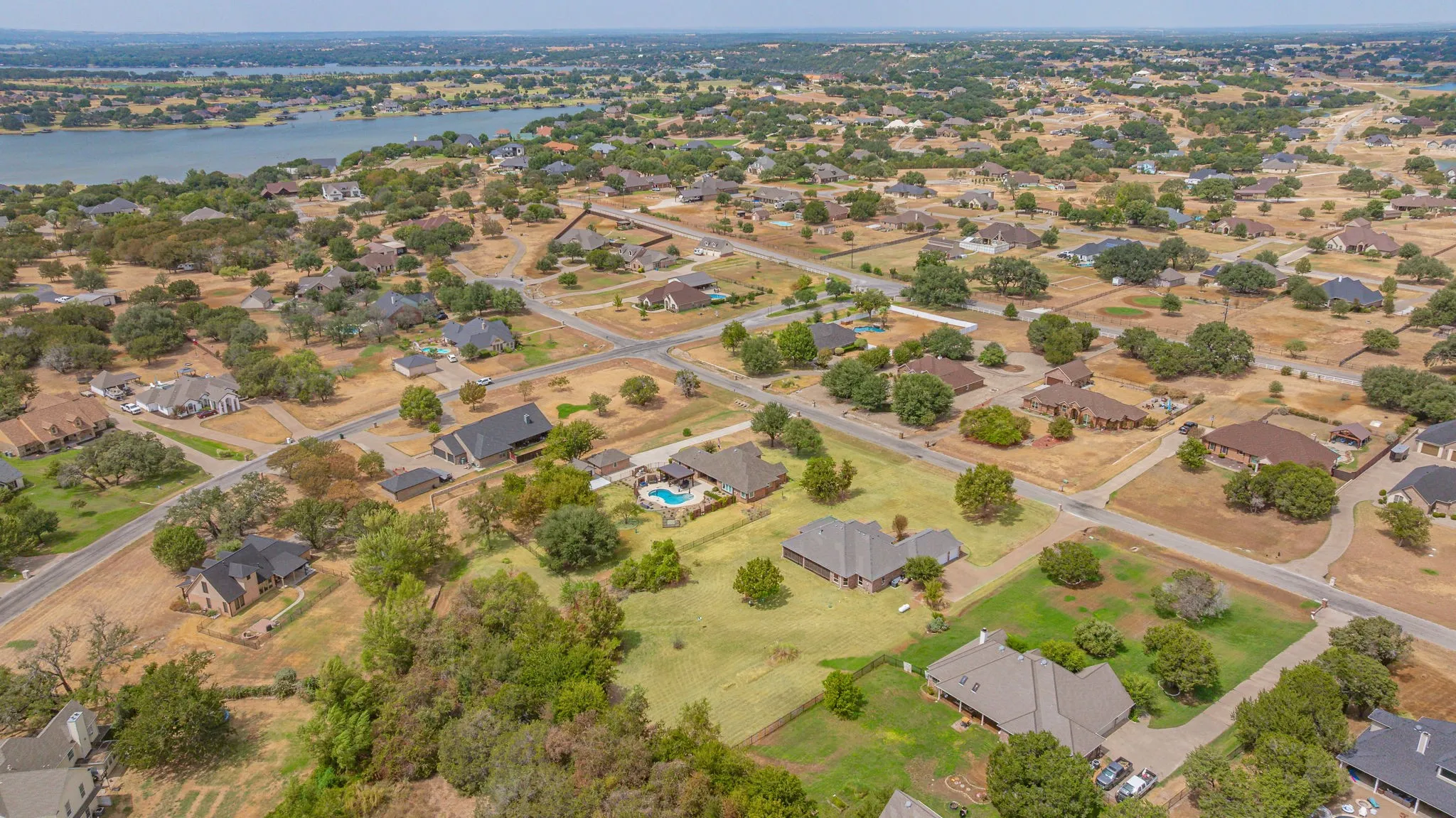 Single Family Residence For Sale in Hood County , 2105 Wood Duck Lane, Granbury, Texas 76049, 4 Bedroom, 3 Bathroom, 3 Garage spaces, 2,532 Sqft, built in 2002, mls#21380359, Real Estate Agent in Granbury, Homes For Sale in Hood county, Homes For Sale in Granbury, Realtor in Granbury Texas, Real Estate Brokerage Independent Realty Texas, Luminita Cordes Realtor