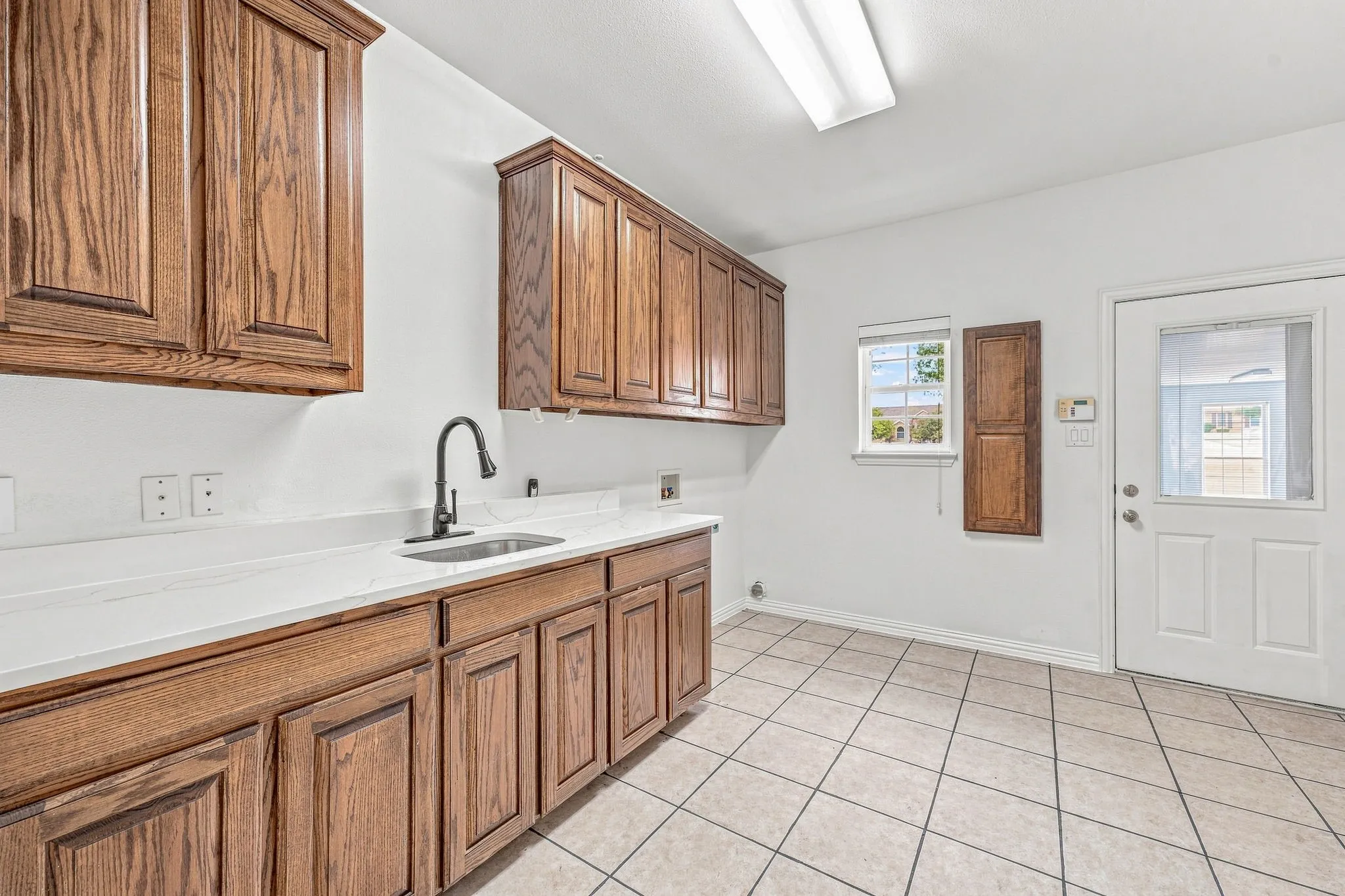 Single Family Residence For Sale in Hood County , 2105 Wood Duck Lane, Granbury, Texas 76049, 4 Bedroom, 3 Bathroom, 3 Garage spaces, 2,532 Sqft, built in 2002, mls#21380359, Real Estate Agent in Granbury, Homes For Sale in Hood county, Homes For Sale in Granbury, Realtor in Granbury Texas, Real Estate Brokerage Independent Realty Texas, Luminita Cordes Realtor
