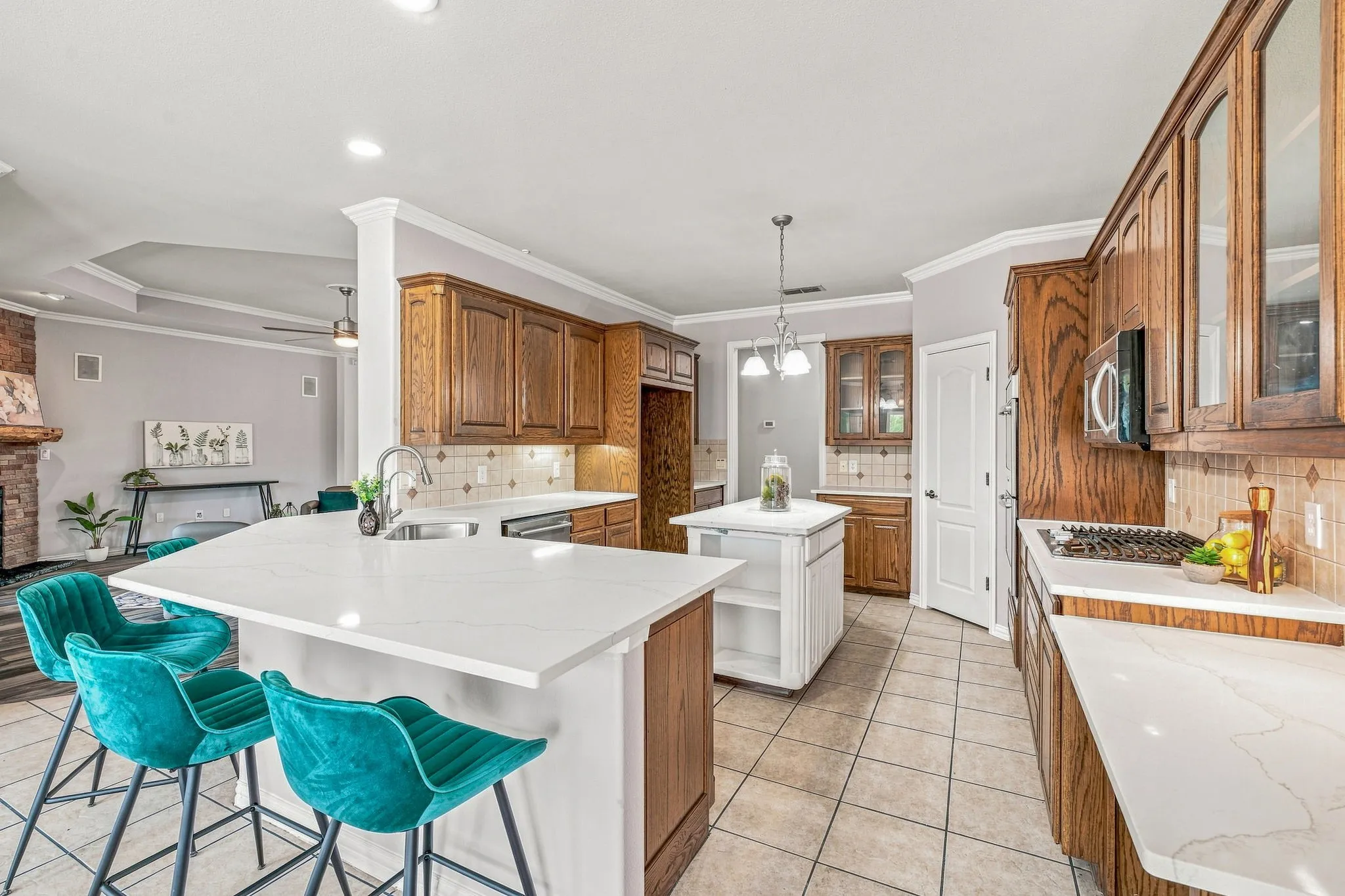Single Family Residence For Sale in Hood County , 2105 Wood Duck Lane, Granbury, Texas 76049, 4 Bedroom, 3 Bathroom, 3 Garage spaces, 2,532 Sqft, built in 2002, mls#21380359, Real Estate Agent in Granbury, Homes For Sale in Hood county, Homes For Sale in Granbury, Realtor in Granbury Texas, Real Estate Brokerage Independent Realty Texas, Luminita Cordes Realtor