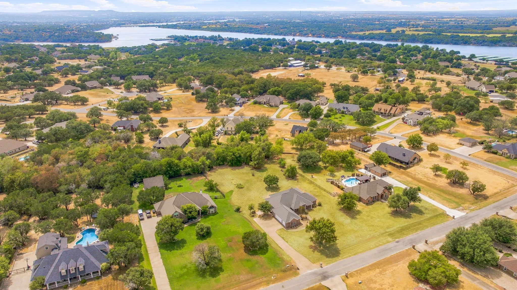Single Family Residence For Sale in Hood County , 2105 Wood Duck Lane, Granbury, Texas 76049, 4 Bedroom, 3 Bathroom, 3 Garage spaces, 2,532 Sqft, built in 2002, mls#21380359, Real Estate Agent in Granbury, Homes For Sale in Hood county, Homes For Sale in Granbury, Realtor in Granbury Texas, Real Estate Brokerage Independent Realty Texas, Luminita Cordes Realtor