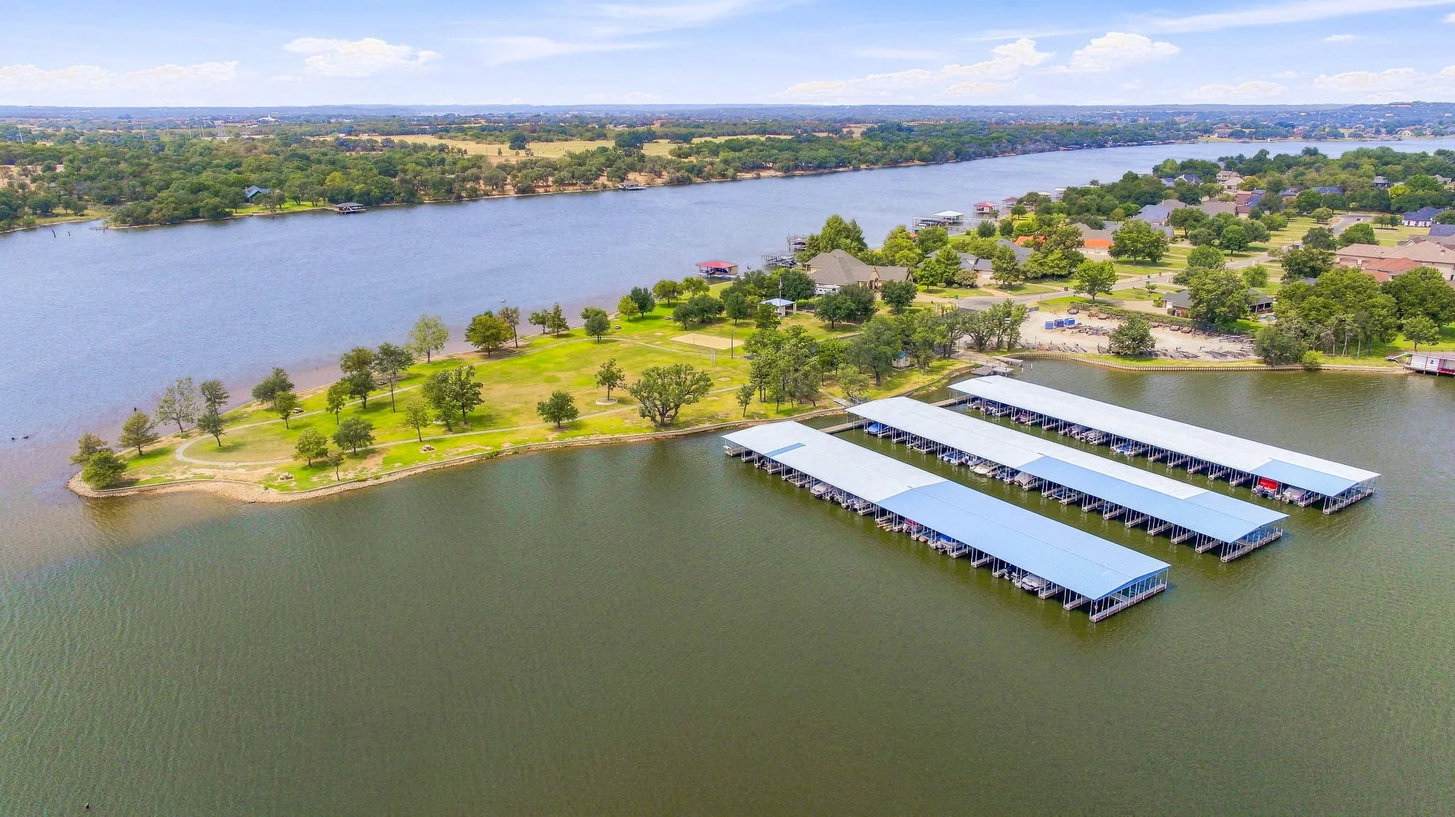 Single Family Residence For Sale in Hood County , 2105 Wood Duck Lane, Granbury, Texas 76049, 4 Bedroom, 3 Bathroom, 3 Garage spaces, 2,532 Sqft, built in 2002, mls#21380359, Real Estate Agent in Granbury, Homes For Sale in Hood county, Homes For Sale in Granbury, Realtor in Granbury Texas, Real Estate Brokerage Independent Realty Texas, Luminita Cordes Realtor