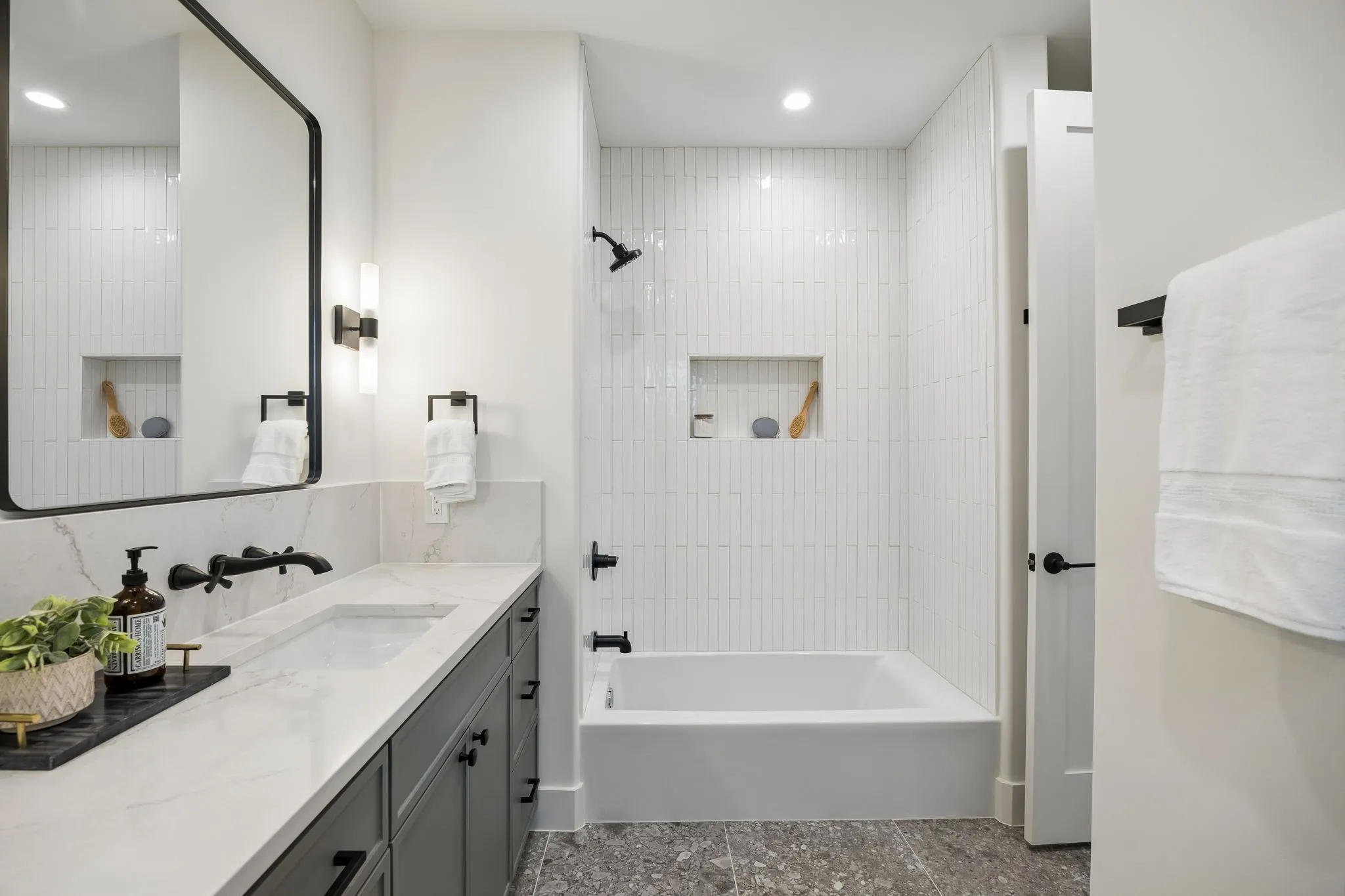 Single Family Residence For Sale in Dallas County , 6915 Middle Cove Drive, Dallas, Texas 75248, 5 Bedroom, 8 Bathroom, 2 Garage spaces, 5,072 Sqft, built in 2026, mls#21399992, Real Estate Agent in Dallas, Homes For Sale in Dallas county, Homes For Sale in Dallas, Realtor in Dallas Texas, Real Estate Brokerage Independent Realty Texas, Luminita Cordes Realtor
