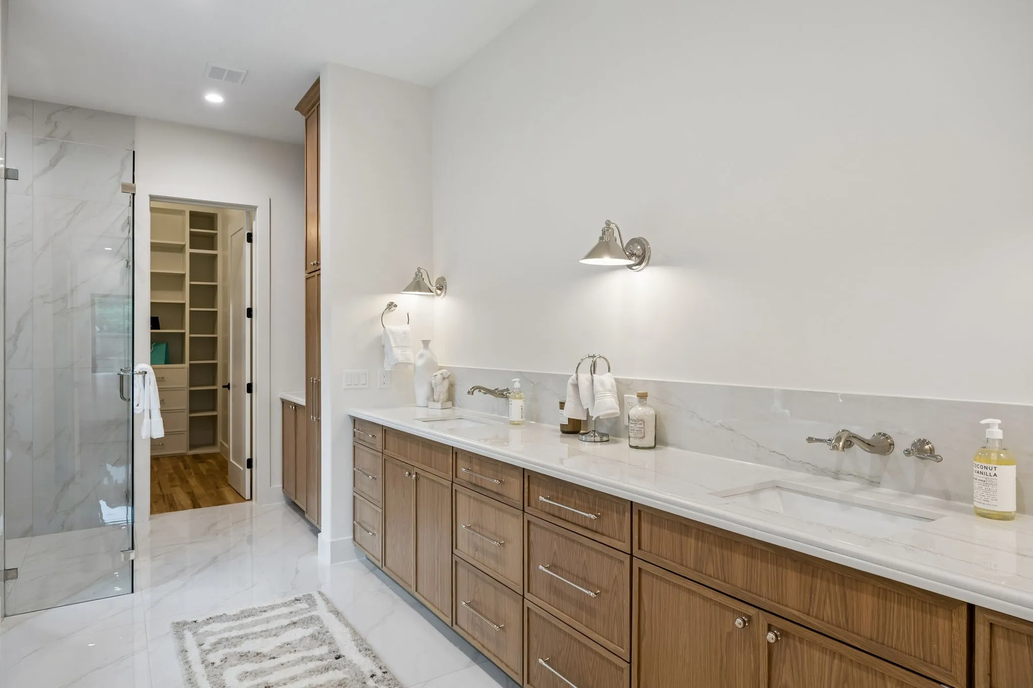 Single Family Residence For Sale in Dallas County , 6915 Middle Cove Drive, Dallas, Texas 75248, 5 Bedroom, 8 Bathroom, 2 Garage spaces, 5,072 Sqft, built in 2026, mls#21399992, Real Estate Agent in Dallas, Homes For Sale in Dallas county, Homes For Sale in Dallas, Realtor in Dallas Texas, Real Estate Brokerage Independent Realty Texas, Luminita Cordes Realtor