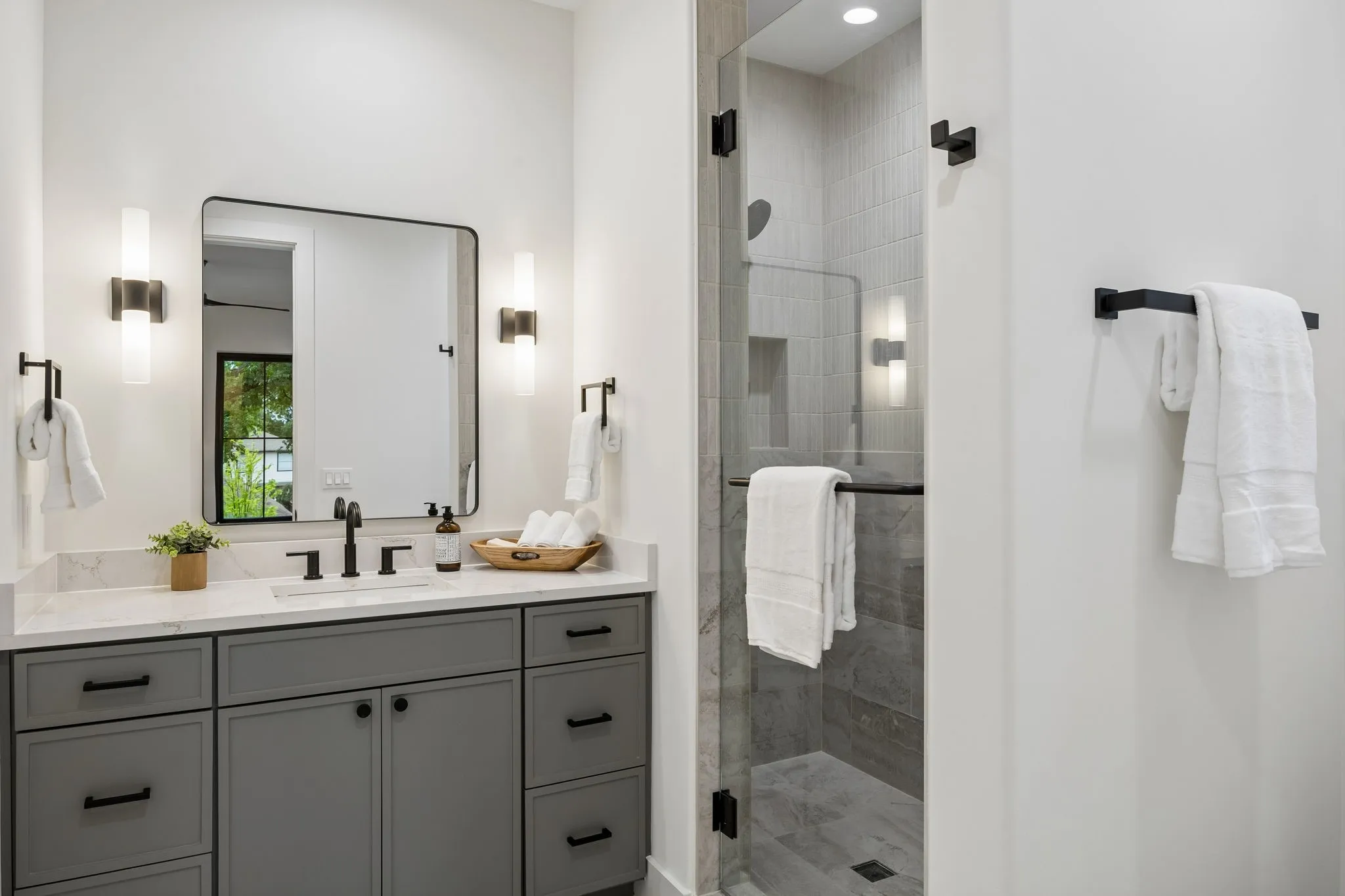Single Family Residence For Sale in Dallas County , 6915 Middle Cove Drive, Dallas, Texas 75248, 5 Bedroom, 8 Bathroom, 2 Garage spaces, 5,072 Sqft, built in 2026, mls#21399992, Real Estate Agent in Dallas, Homes For Sale in Dallas county, Homes For Sale in Dallas, Realtor in Dallas Texas, Real Estate Brokerage Independent Realty Texas, Luminita Cordes Realtor