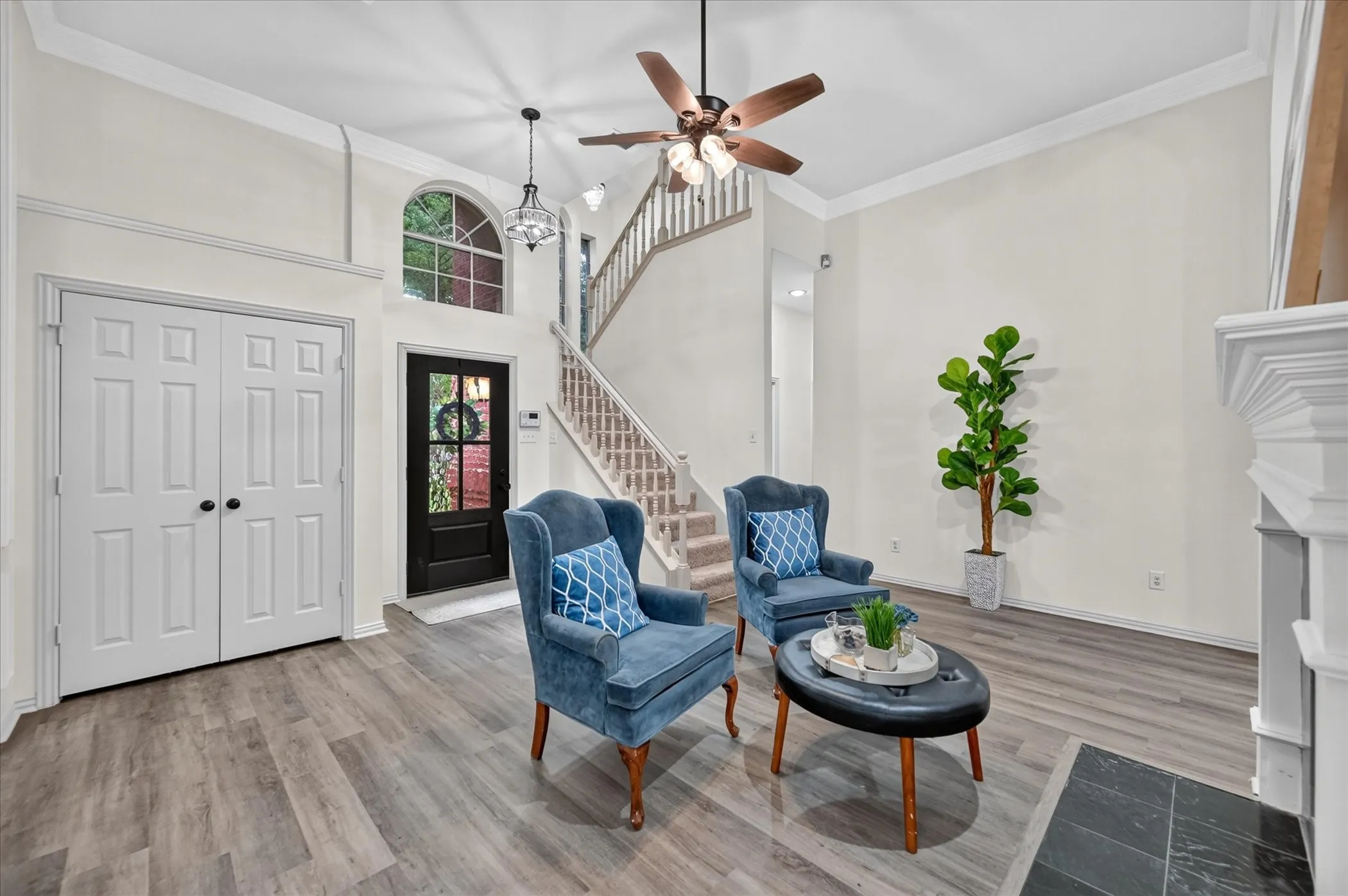 Single Family Residence For Sale in Tarrant County , 6023 Copperfield Drive, Arlington, Texas 76001, 4 Bedroom, 3 Bathroom, 2 Garage spaces, 2,395 Sqft, built in 1992, mls#21401886, Real Estate Agent in Arlington, Homes For Sale in Tarrant county, Homes For Sale in Arlington, Realtor in Arlington Texas, Real Estate Brokerage Independent Realty Texas, Luminita Cordes Realtor