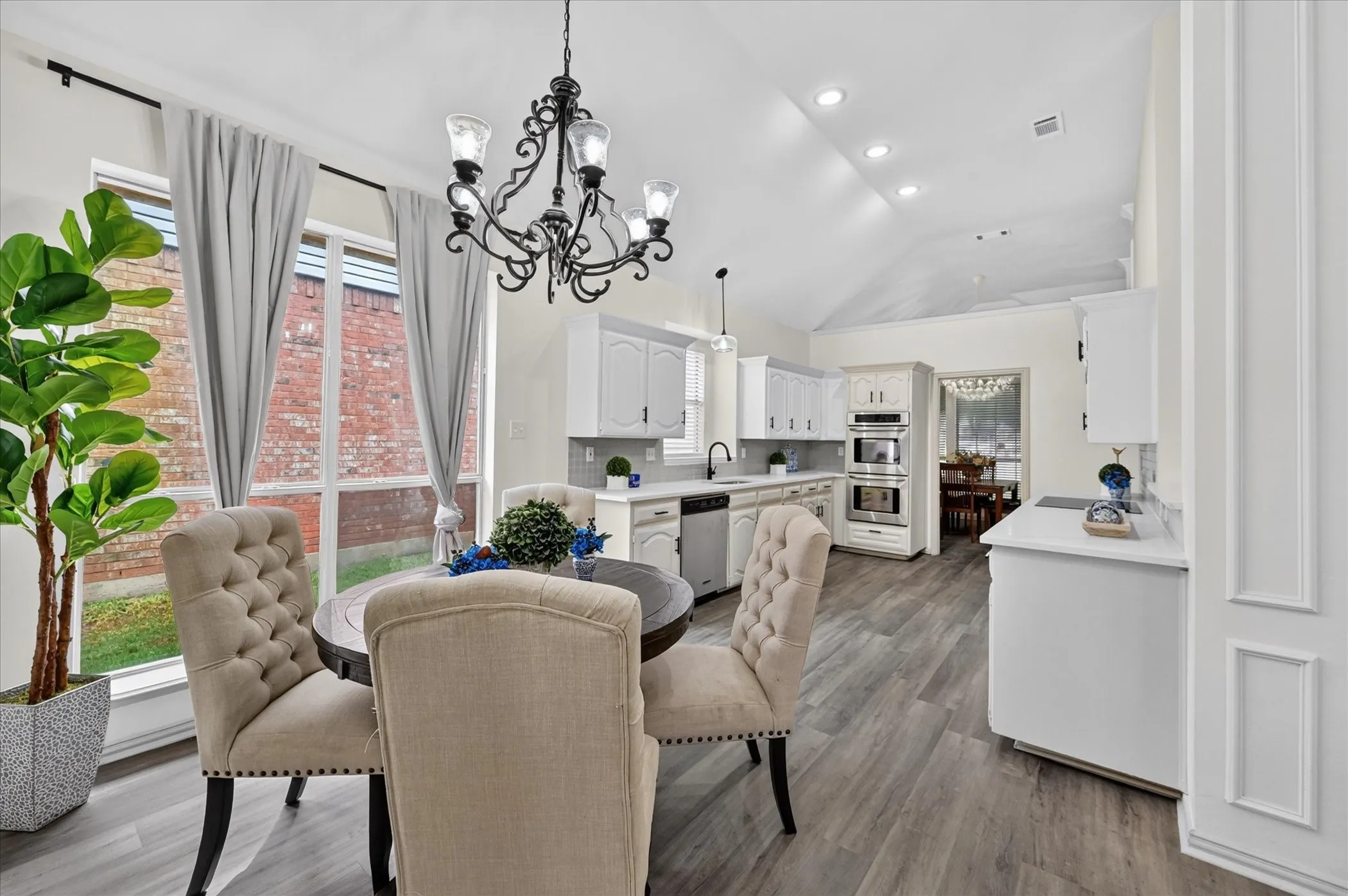 Single Family Residence For Sale in Tarrant County , 6023 Copperfield Drive, Arlington, Texas 76001, 4 Bedroom, 3 Bathroom, 2 Garage spaces, 2,395 Sqft, built in 1992, mls#21401886, Real Estate Agent in Arlington, Homes For Sale in Tarrant county, Homes For Sale in Arlington, Realtor in Arlington Texas, Real Estate Brokerage Independent Realty Texas, Luminita Cordes Realtor