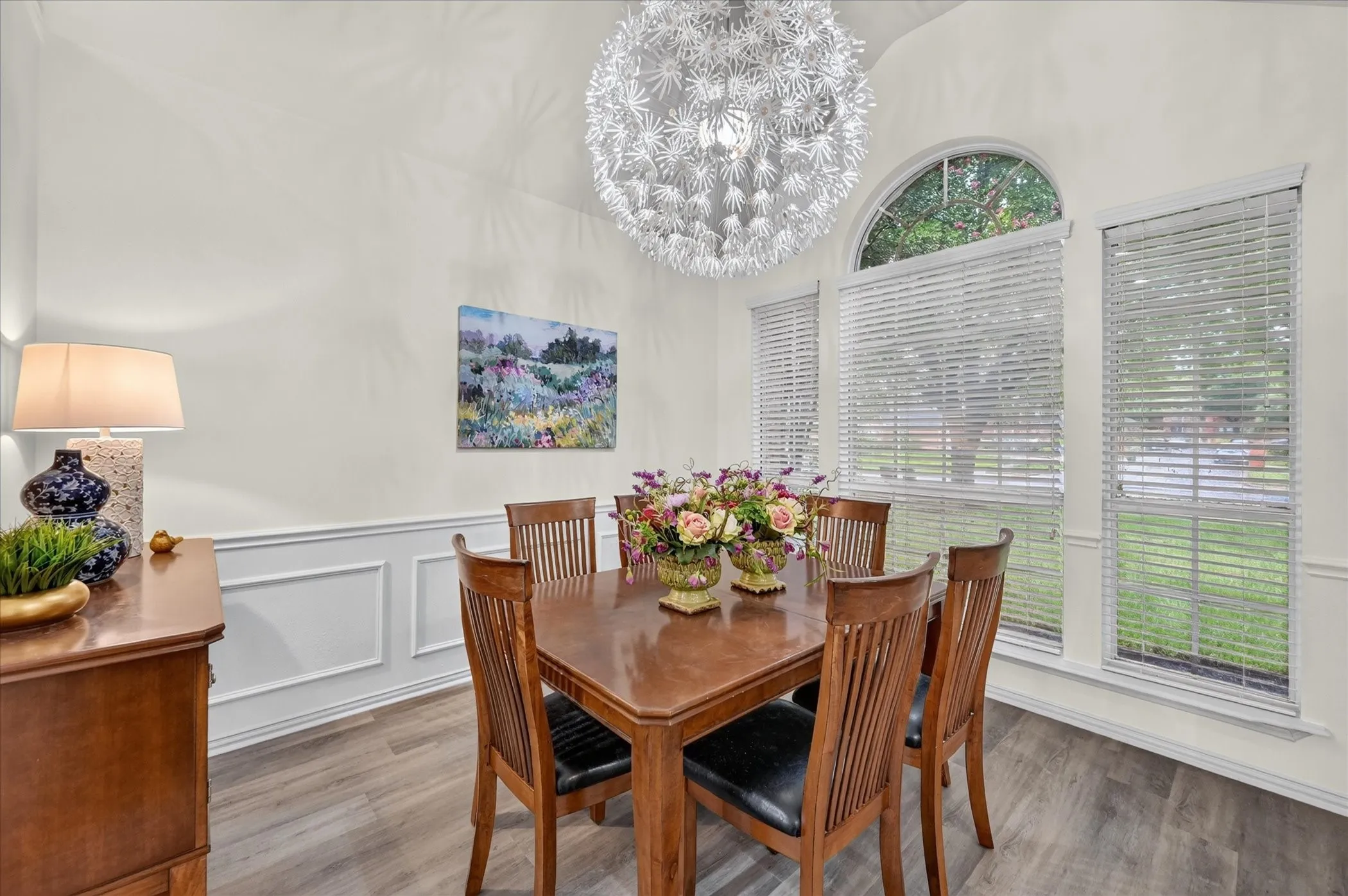 Single Family Residence For Sale in Tarrant County , 6023 Copperfield Drive, Arlington, Texas 76001, 4 Bedroom, 3 Bathroom, 2 Garage spaces, 2,395 Sqft, built in 1992, mls#21401886, Real Estate Agent in Arlington, Homes For Sale in Tarrant county, Homes For Sale in Arlington, Realtor in Arlington Texas, Real Estate Brokerage Independent Realty Texas, Luminita Cordes Realtor