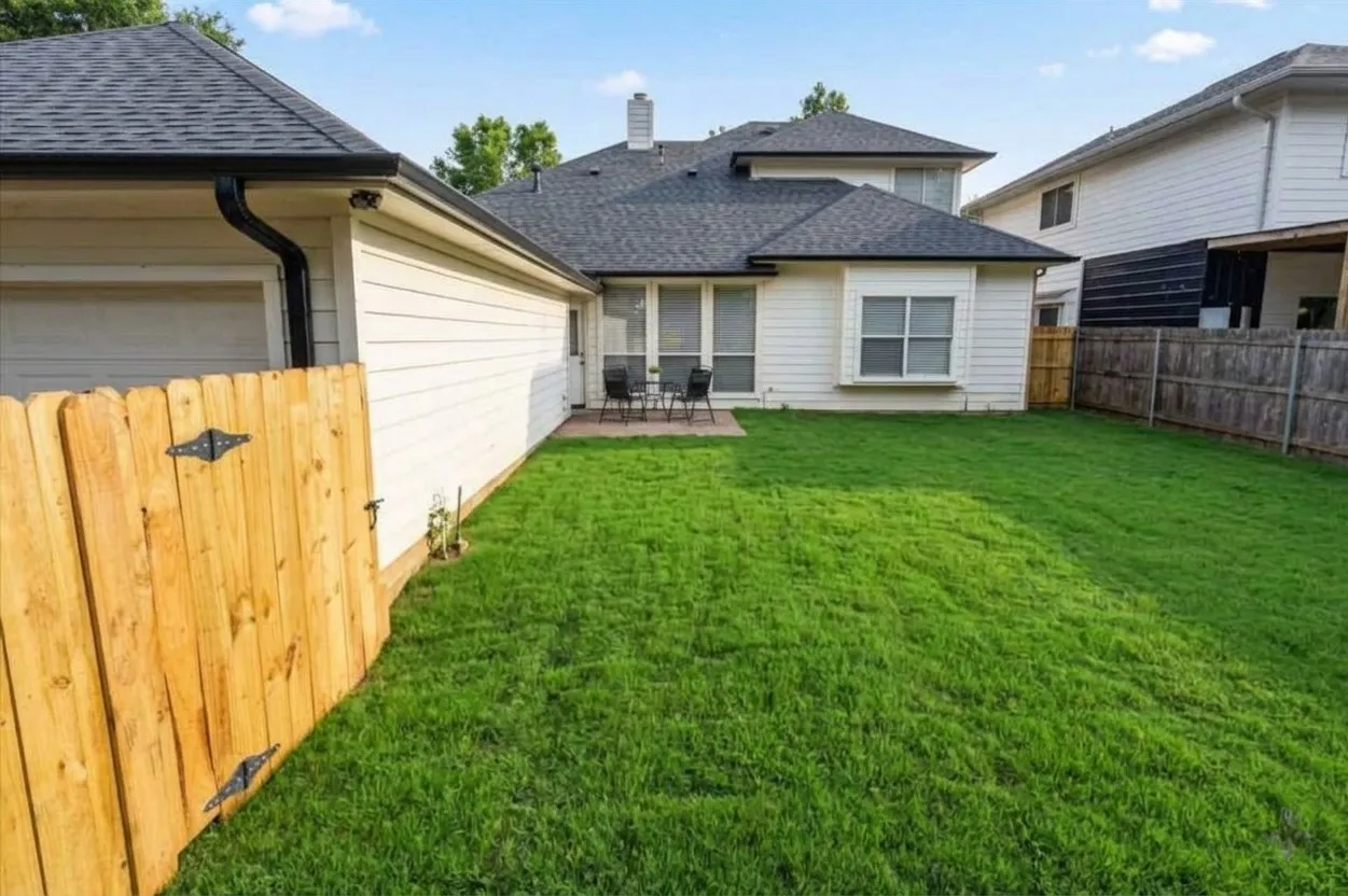 Single Family Residence For Sale in Tarrant County , 6023 Copperfield Drive, Arlington, Texas 76001, 4 Bedroom, 3 Bathroom, 2 Garage spaces, 2,395 Sqft, built in 1992, mls#21401886, Real Estate Agent in Arlington, Homes For Sale in Tarrant county, Homes For Sale in Arlington, Realtor in Arlington Texas, Real Estate Brokerage Independent Realty Texas, Luminita Cordes Realtor