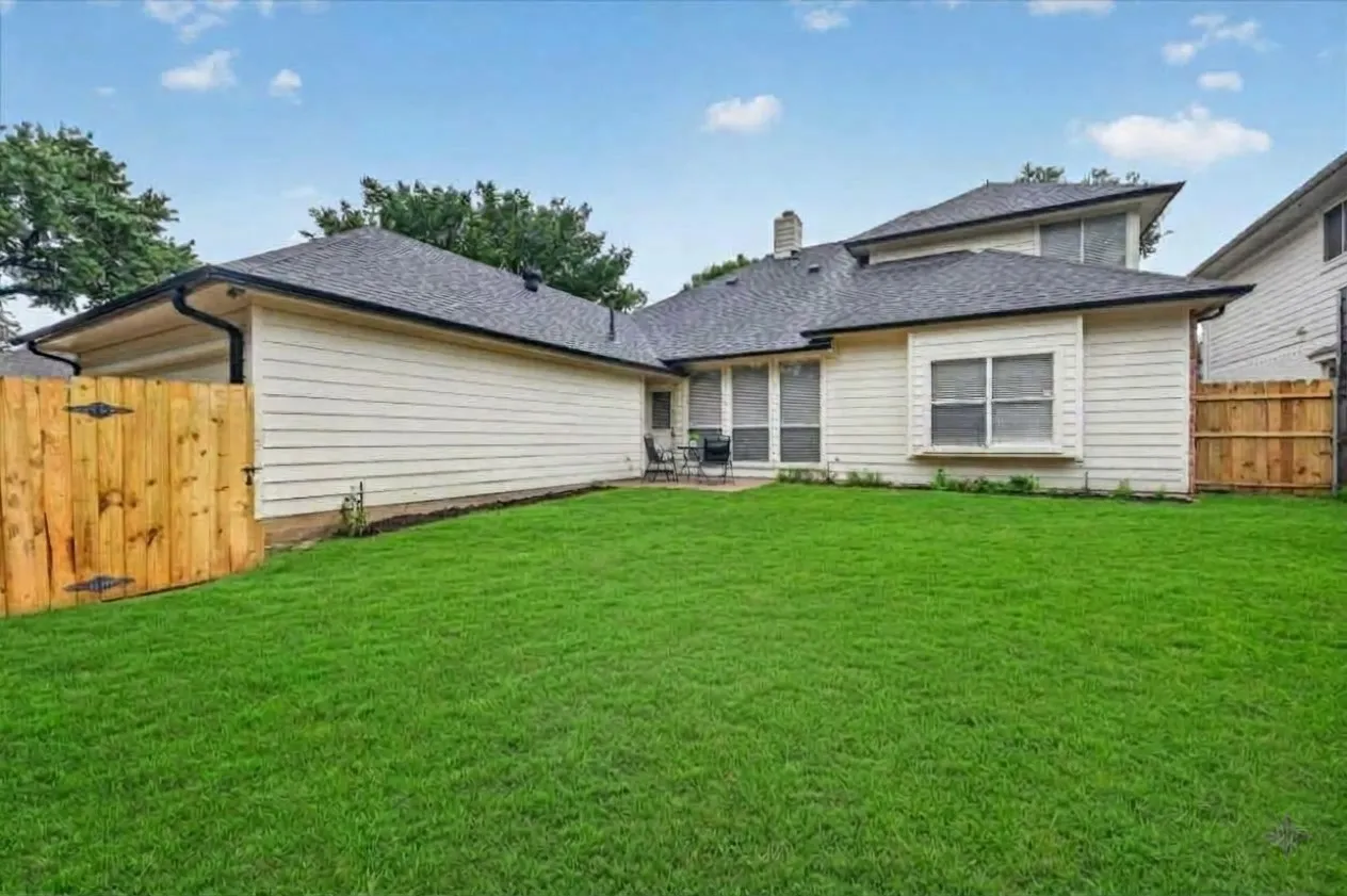 Single Family Residence For Sale in Tarrant County , 6023 Copperfield Drive, Arlington, Texas 76001, 4 Bedroom, 3 Bathroom, 2 Garage spaces, 2,395 Sqft, built in 1992, mls#21401886, Real Estate Agent in Arlington, Homes For Sale in Tarrant county, Homes For Sale in Arlington, Realtor in Arlington Texas, Real Estate Brokerage Independent Realty Texas, Luminita Cordes Realtor