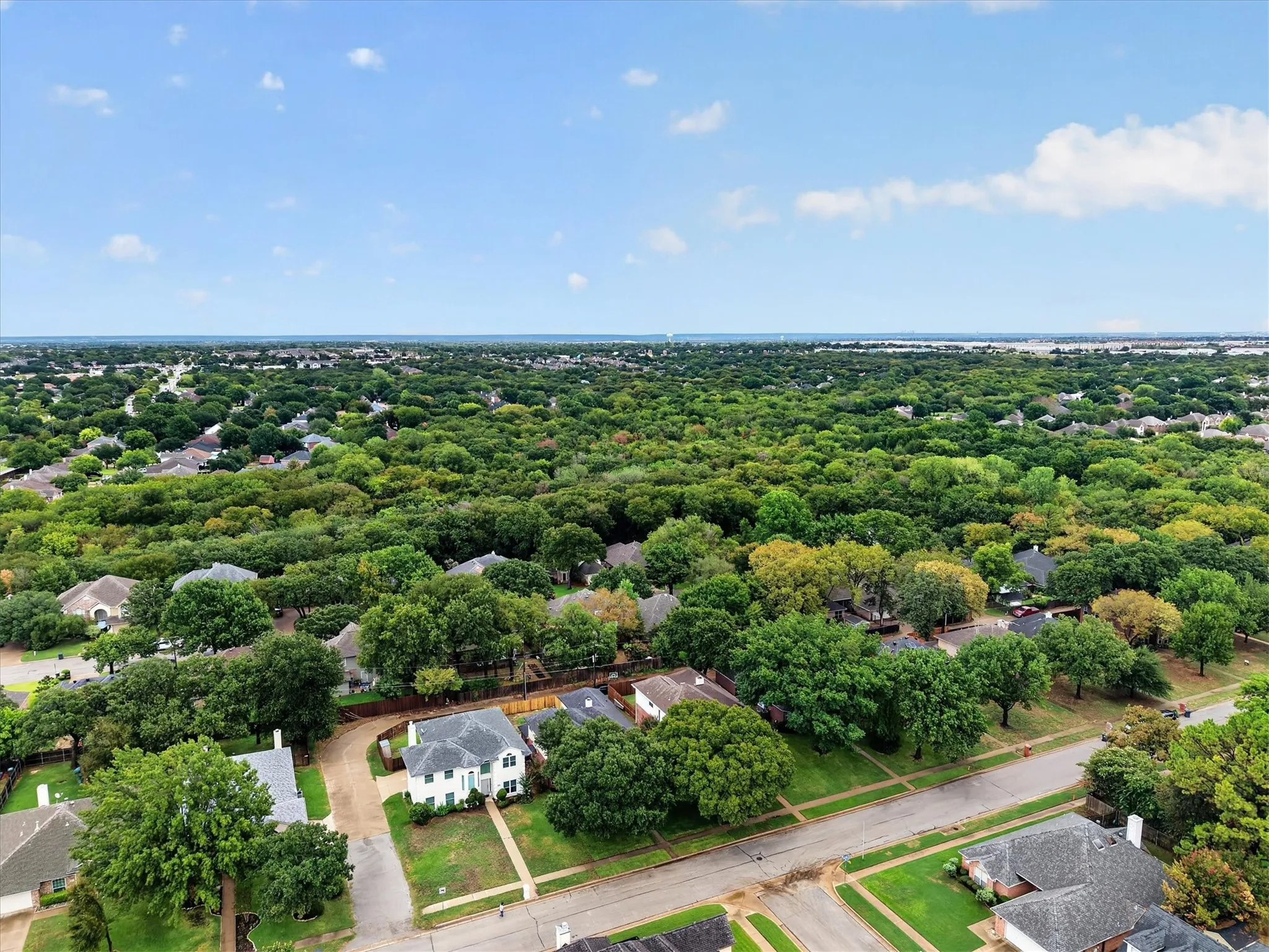 Single Family Residence For Sale in Tarrant County , 6023 Copperfield Drive, Arlington, Texas 76001, 4 Bedroom, 3 Bathroom, 2 Garage spaces, 2,395 Sqft, built in 1992, mls#21401886, Real Estate Agent in Arlington, Homes For Sale in Tarrant county, Homes For Sale in Arlington, Realtor in Arlington Texas, Real Estate Brokerage Independent Realty Texas, Luminita Cordes Realtor