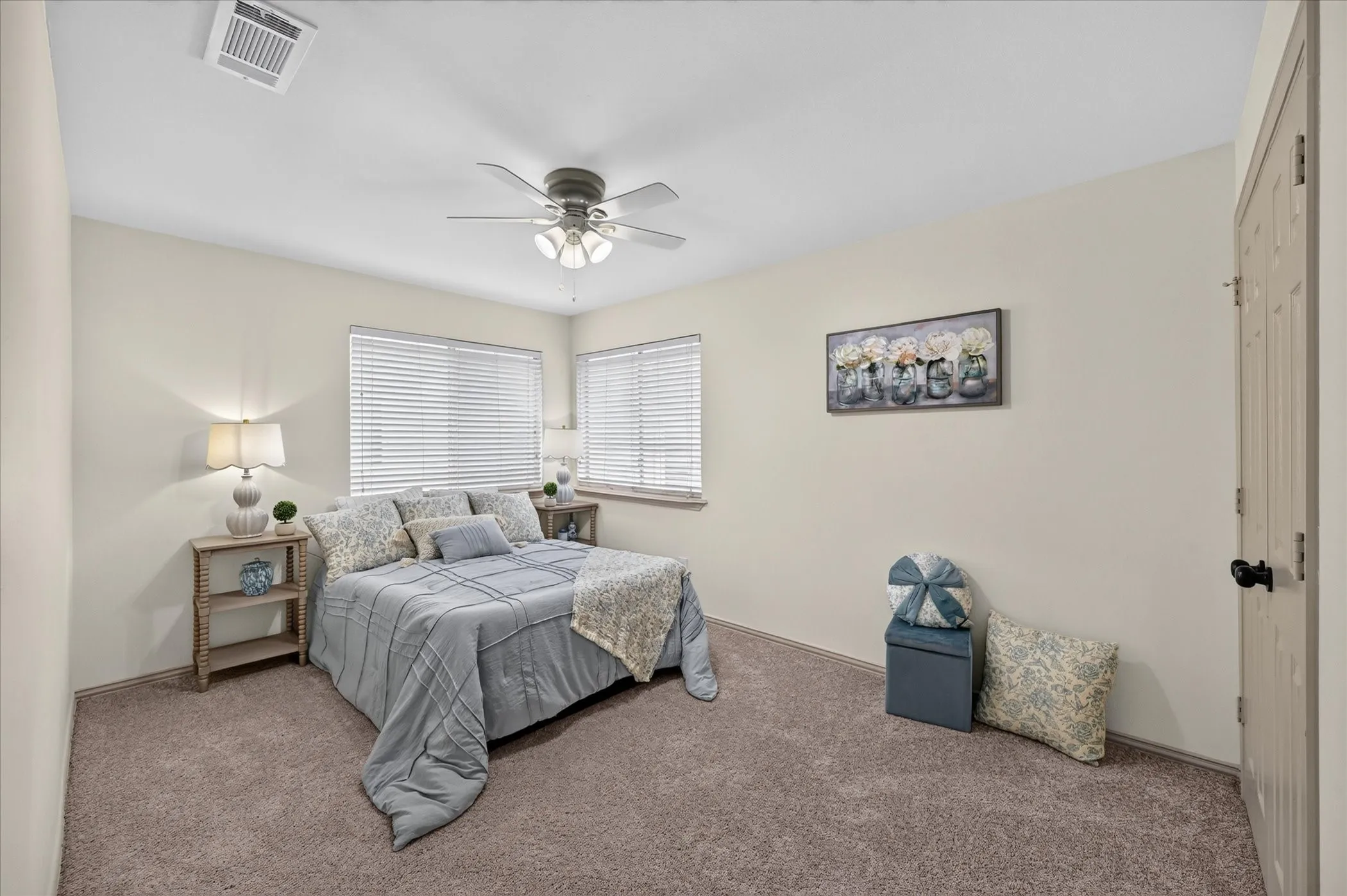 Single Family Residence For Sale in Tarrant County , 6023 Copperfield Drive, Arlington, Texas 76001, 4 Bedroom, 3 Bathroom, 2 Garage spaces, 2,395 Sqft, built in 1992, mls#21401886, Real Estate Agent in Arlington, Homes For Sale in Tarrant county, Homes For Sale in Arlington, Realtor in Arlington Texas, Real Estate Brokerage Independent Realty Texas, Luminita Cordes Realtor