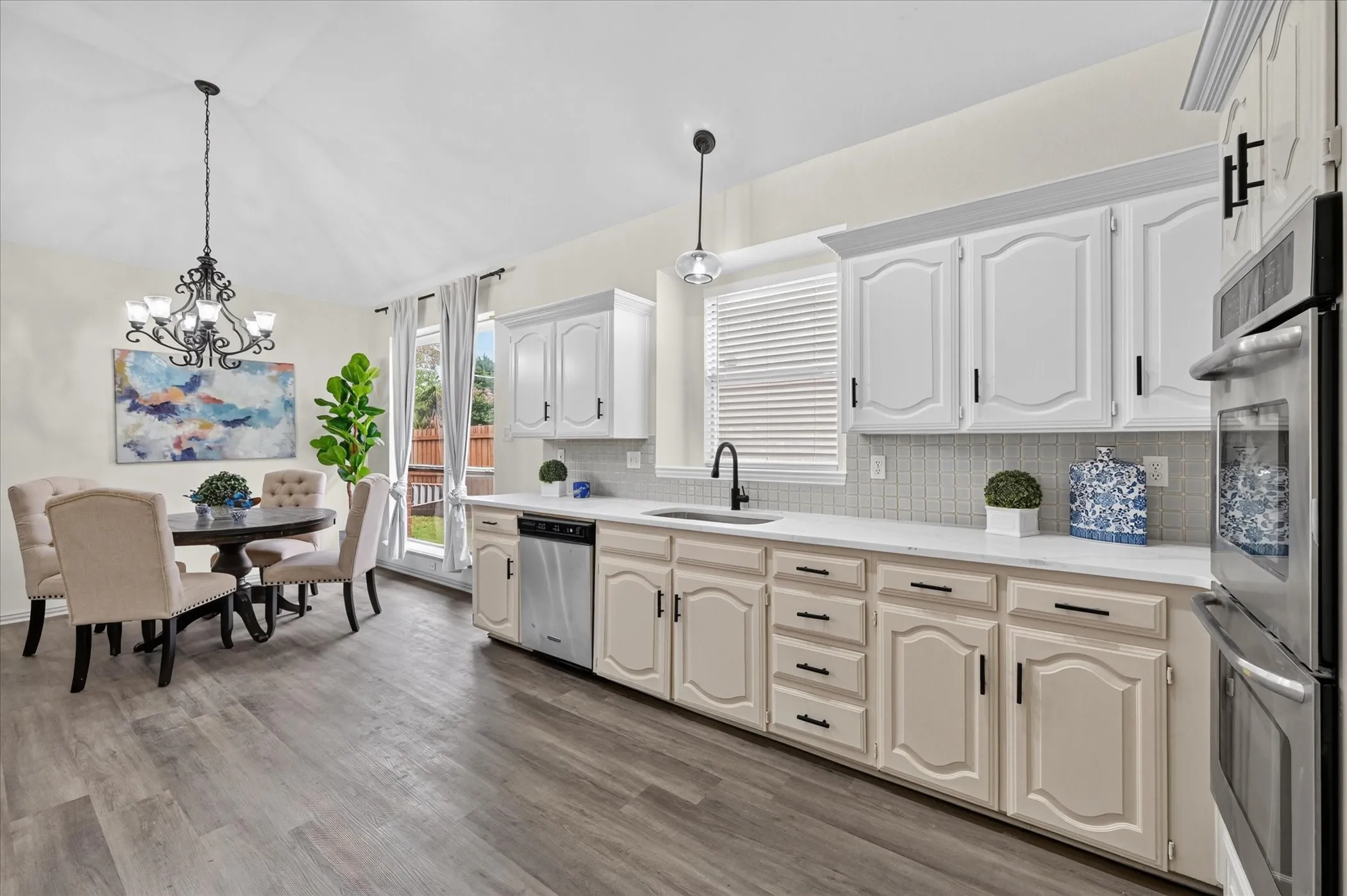 Single Family Residence For Sale in Tarrant County , 6023 Copperfield Drive, Arlington, Texas 76001, 4 Bedroom, 3 Bathroom, 2 Garage spaces, 2,395 Sqft, built in 1992, mls#21401886, Real Estate Agent in Arlington, Homes For Sale in Tarrant county, Homes For Sale in Arlington, Realtor in Arlington Texas, Real Estate Brokerage Independent Realty Texas, Luminita Cordes Realtor