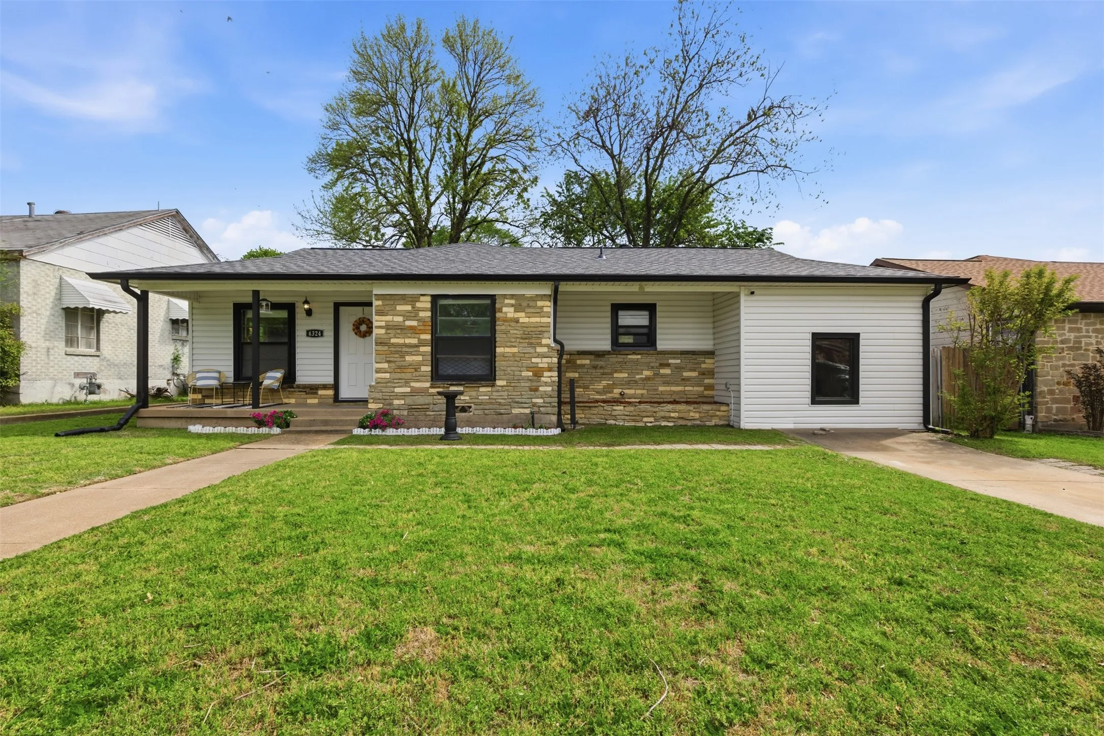 Single Family Residence For Sale in Tarrant County , 4324 Lambeth Lane, Fort Worth, Texas 76103, 3 Bedroom, 2 Bathroom, Garage spaces, 1,525 Sqft, built in 1949, mls#21402010, Real Estate Agent in Fort Worth, Homes For Sale in Tarrant county, Homes For Sale in Fort Worth, Realtor in Fort Worth Texas, Real Estate Brokerage Independent Realty Texas, Luminita Cordes Realtor