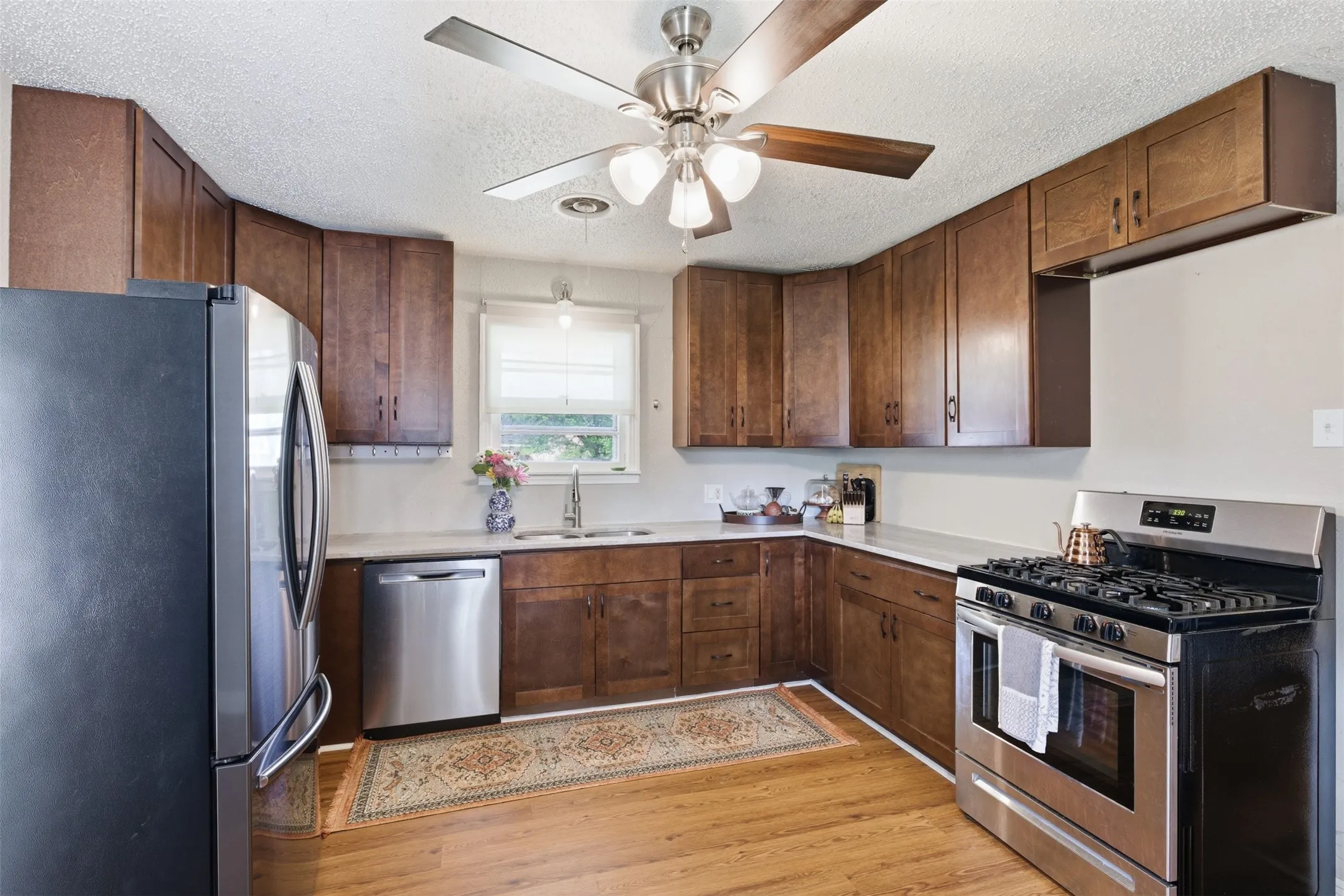 Single Family Residence For Sale in Tarrant County , 4324 Lambeth Lane, Fort Worth, Texas 76103, 3 Bedroom, 2 Bathroom, Garage spaces, 1,525 Sqft, built in 1949, mls#21402010, Real Estate Agent in Fort Worth, Homes For Sale in Tarrant county, Homes For Sale in Fort Worth, Realtor in Fort Worth Texas, Real Estate Brokerage Independent Realty Texas, Luminita Cordes Realtor