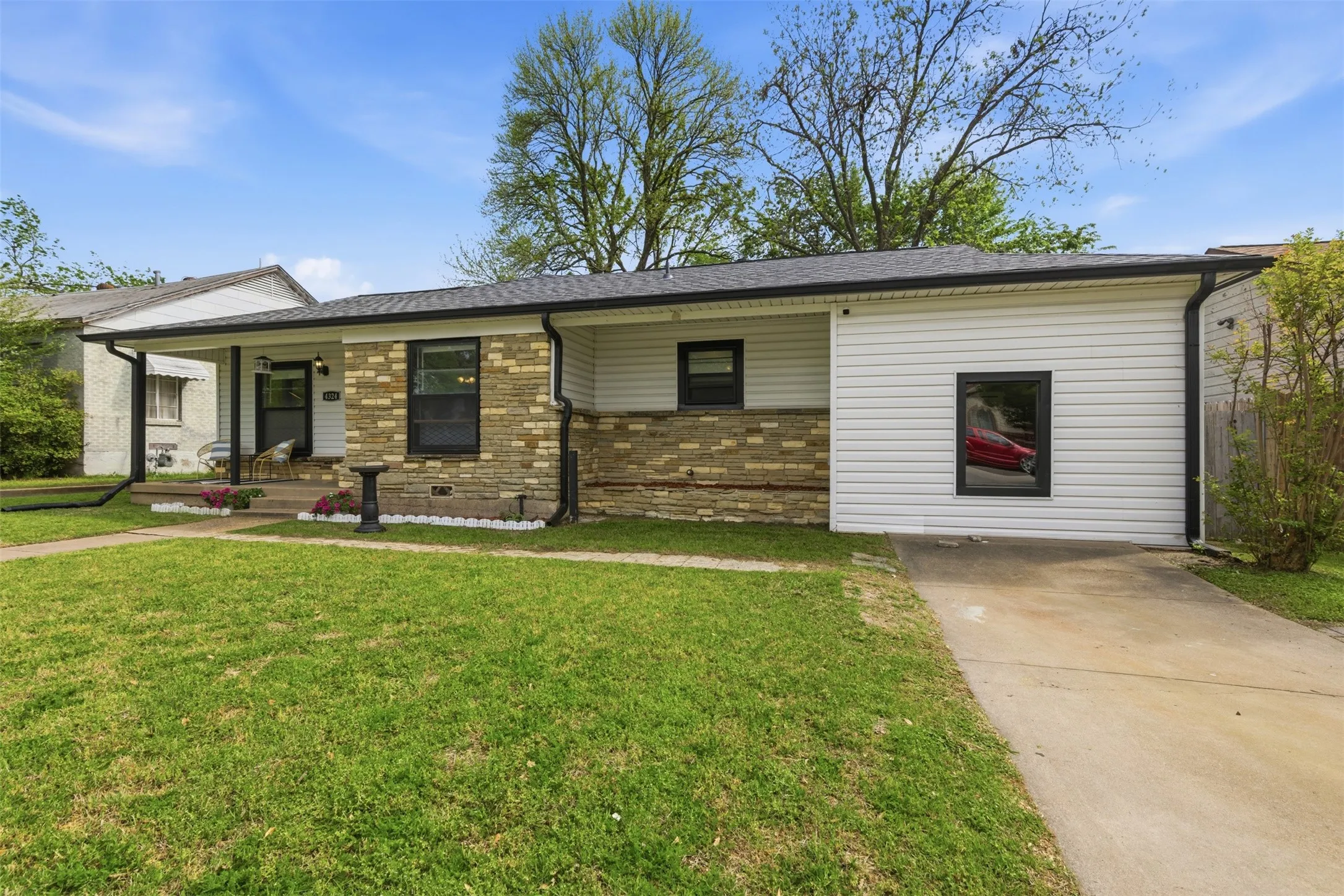 Single Family Residence For Sale in Tarrant County , 4324 Lambeth Lane, Fort Worth, Texas 76103, 3 Bedroom, 2 Bathroom, Garage spaces, 1,525 Sqft, built in 1949, mls#21402010, Real Estate Agent in Fort Worth, Homes For Sale in Tarrant county, Homes For Sale in Fort Worth, Realtor in Fort Worth Texas, Real Estate Brokerage Independent Realty Texas, Luminita Cordes Realtor