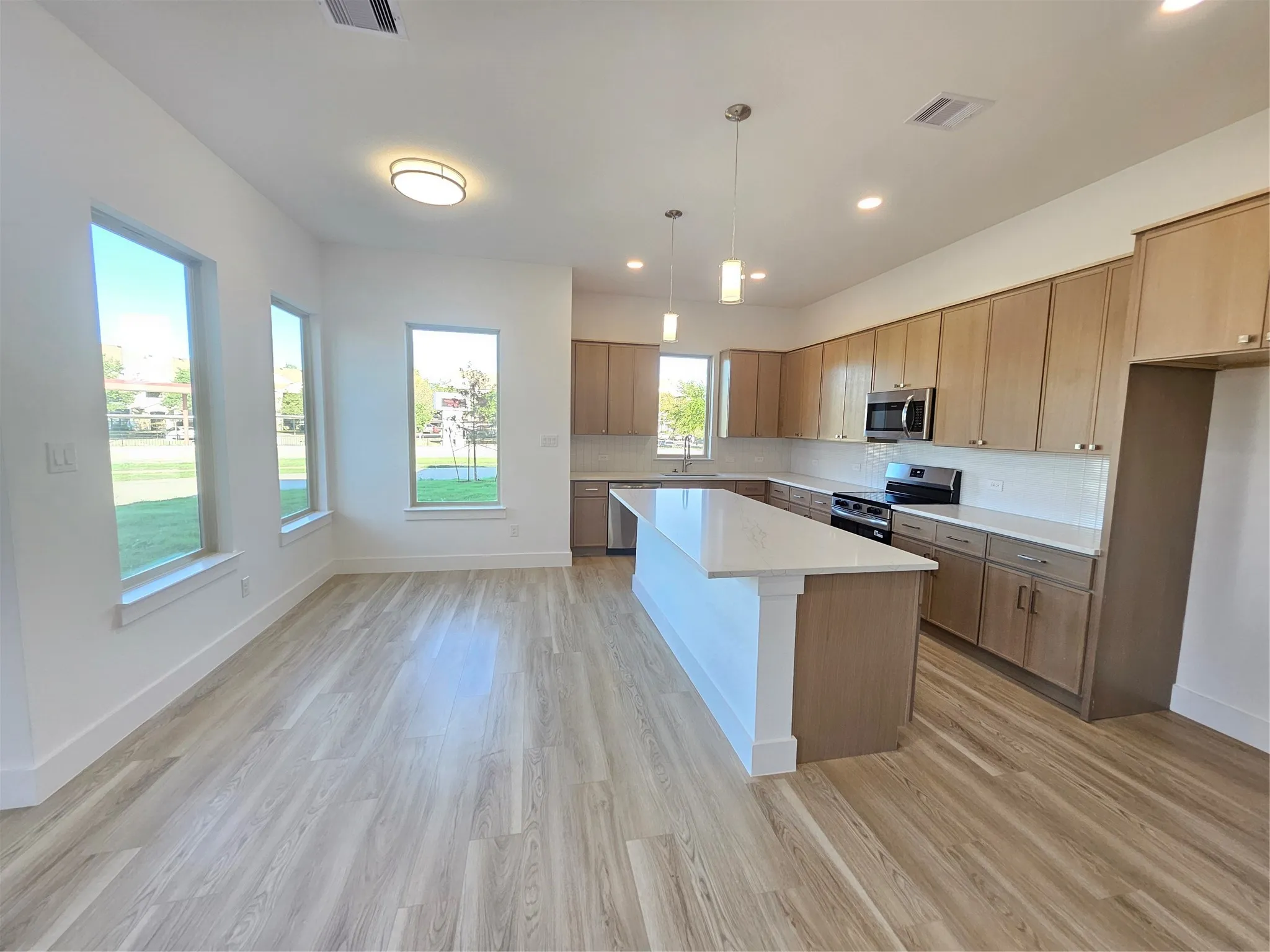 Duplex For Rent in Dallas County , 5601 Wayside Drive, Dallas, Texas 75235, 4 Bedroom, 4 Bathroom, 2 Garage spaces, 2,085 Sqft, built in 2026, mls#21401785, Real Estate Agent in Dallas, Homes For Rent in Dallas county, Homes For Rent in Dallas, Realtor in Dallas Texas, Real Estate Brokerage Independent Realty Texas, Luminita Cordes Realtor