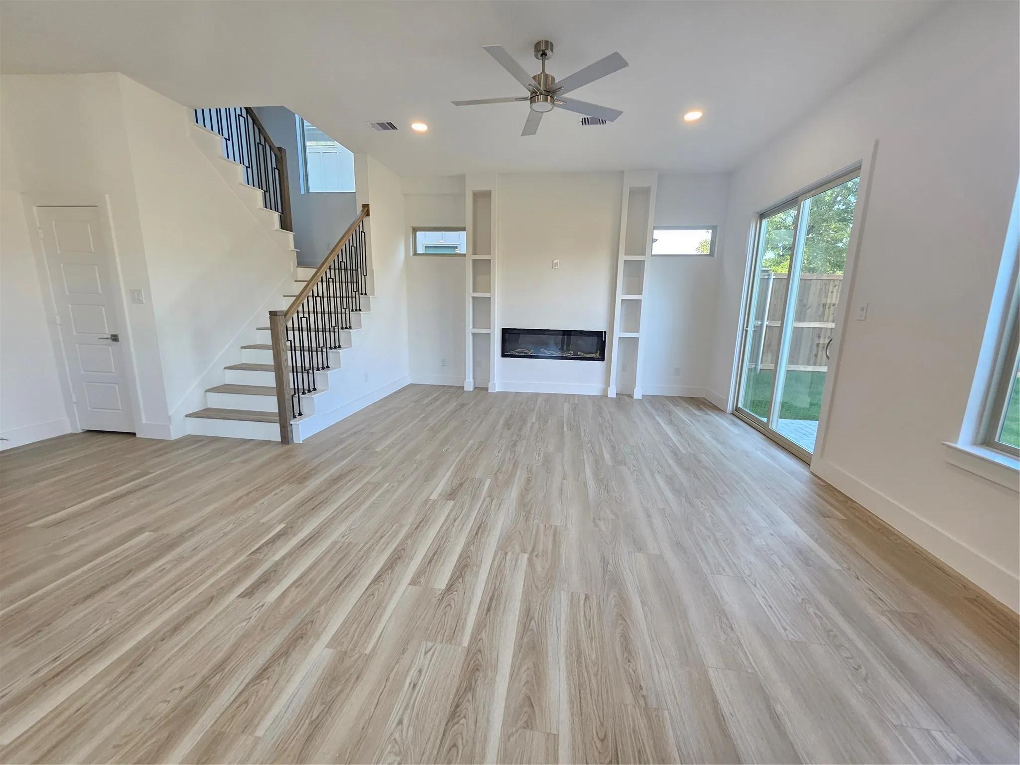 Duplex For Rent in Dallas County , 5601 Wayside Drive, Dallas, Texas 75235, 4 Bedroom, 4 Bathroom, 2 Garage spaces, 2,085 Sqft, built in 2026, mls#21401785, Real Estate Agent in Dallas, Homes For Rent in Dallas county, Homes For Rent in Dallas, Realtor in Dallas Texas, Real Estate Brokerage Independent Realty Texas, Luminita Cordes Realtor