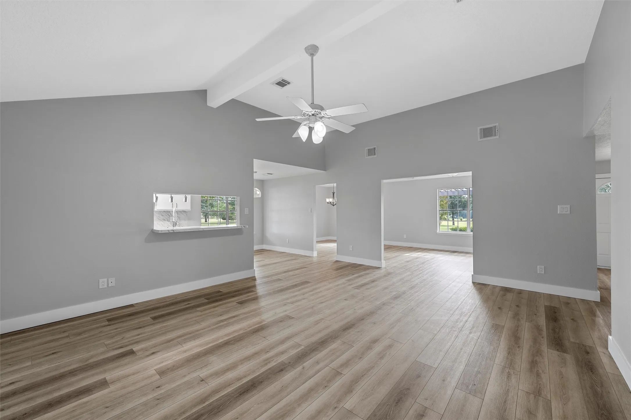 Single Family Residence For Sale in Limestone County , 689 LCR 662, Kosse, Texas 76653, 3 Bedroom, 2 Bathroom, 5 Garage spaces, 1,897 Sqft, built in 2000, mls#21401991, Real Estate Agent in Kosse, Homes For Sale in Limestone county, Homes For Sale in Kosse, Realtor in Kosse Texas, Real Estate Brokerage Independent Realty Texas, Luminita Cordes Realtor
