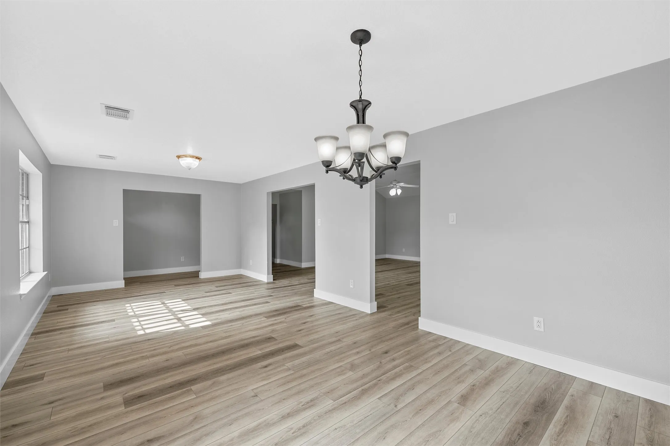 Single Family Residence For Sale in Limestone County , 689 LCR 662, Kosse, Texas 76653, 3 Bedroom, 2 Bathroom, 5 Garage spaces, 1,897 Sqft, built in 2000, mls#21401991, Real Estate Agent in Kosse, Homes For Sale in Limestone county, Homes For Sale in Kosse, Realtor in Kosse Texas, Real Estate Brokerage Independent Realty Texas, Luminita Cordes Realtor