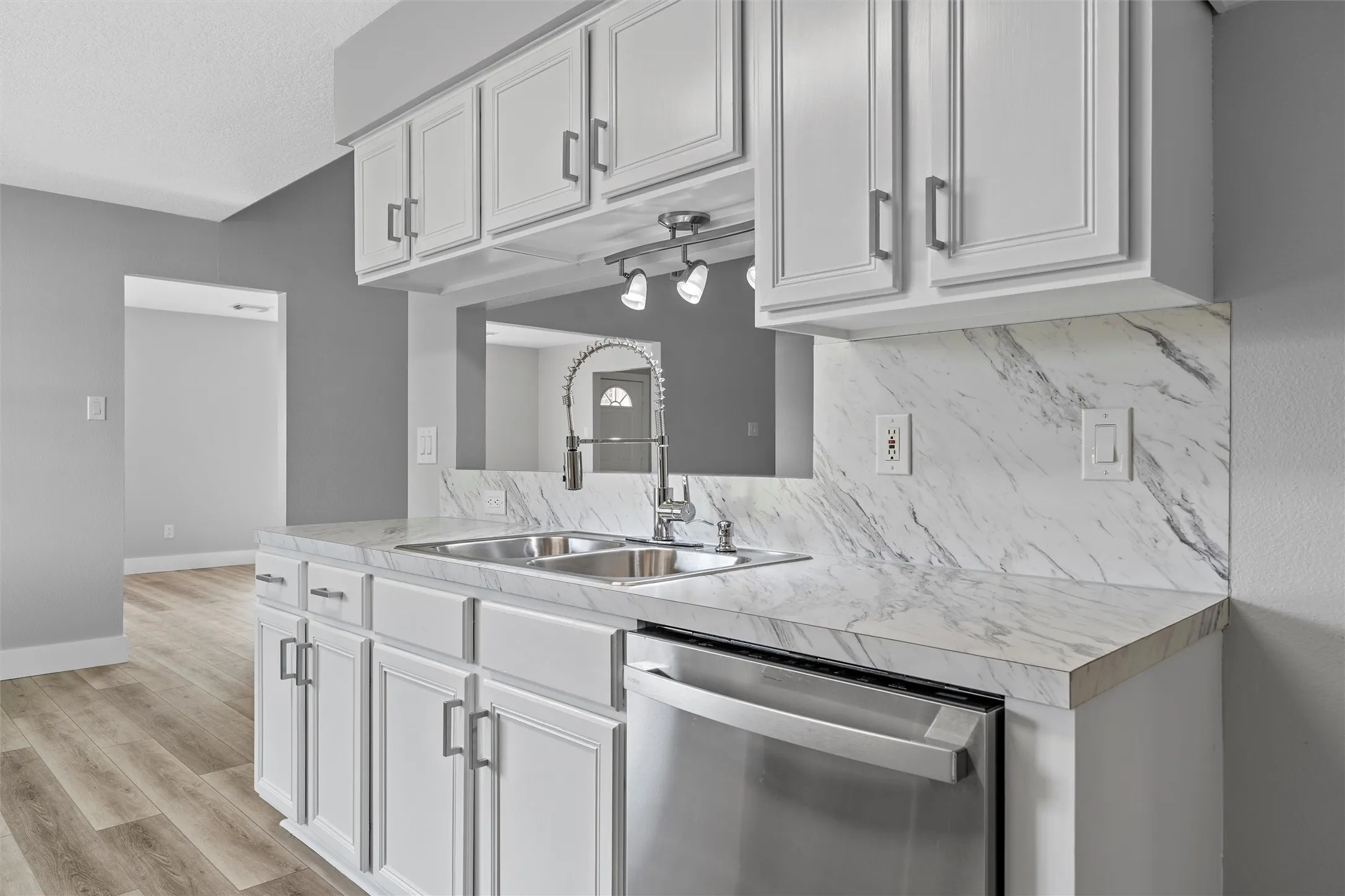 Single Family Residence For Sale in Limestone County , 689 LCR 662, Kosse, Texas 76653, 3 Bedroom, 2 Bathroom, 5 Garage spaces, 1,897 Sqft, built in 2000, mls#21401991, Real Estate Agent in Kosse, Homes For Sale in Limestone county, Homes For Sale in Kosse, Realtor in Kosse Texas, Real Estate Brokerage Independent Realty Texas, Luminita Cordes Realtor