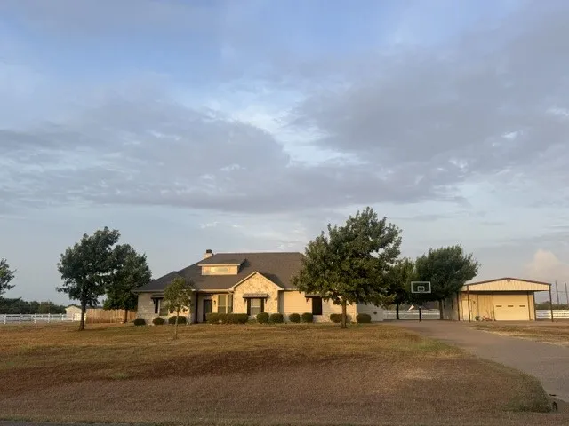 Single Family Residence For Sale in Mc Lennan County , 506 Casa del Rancho Road, Lorena, Texas 76655, 4 Bedroom, 3 Bathroom, 2 Garage spaces, 2,392 Sqft, built in 2008, mls#21402005, Real Estate Agent in Lorena, Homes For Sale in Mc Lennan county, Homes For Sale in Lorena, Realtor in Lorena Texas, Real Estate Brokerage Independent Realty Texas, Luminita Cordes Realtor