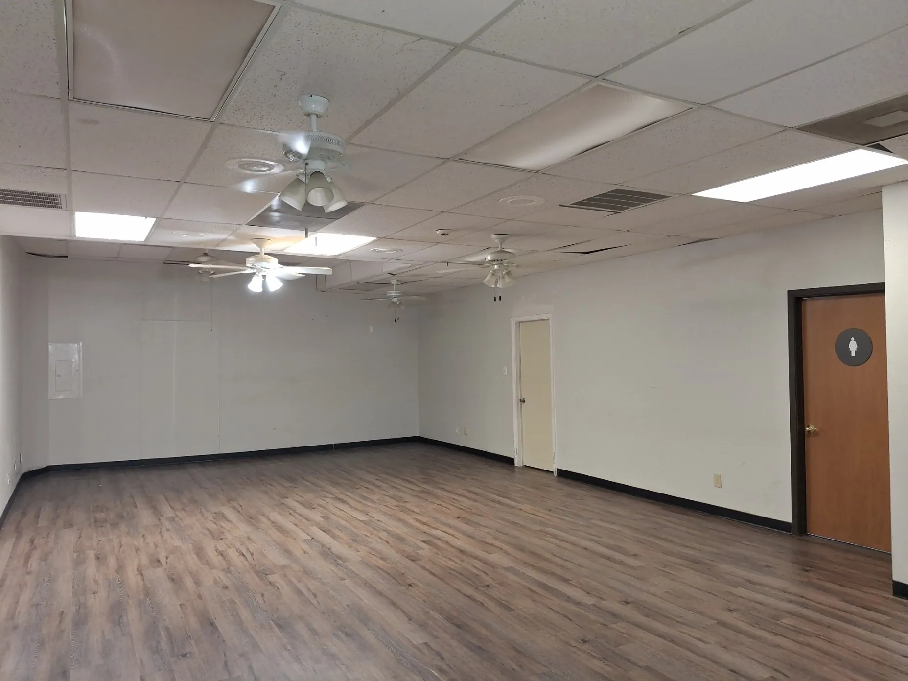 Office For Rent in Collin County , 202 N Allen Drive D, Allen, Texas 75013, 0, 0, Garage spaces, 0 Sqft, built in 1984, mls#21402017, Real Estate Agent in Allen, Homes For Rent in Collin county, Homes For Rent in Allen, Realtor in Allen Texas, Real Estate Brokerage Independent Realty Texas, Luminita Cordes Realtor
