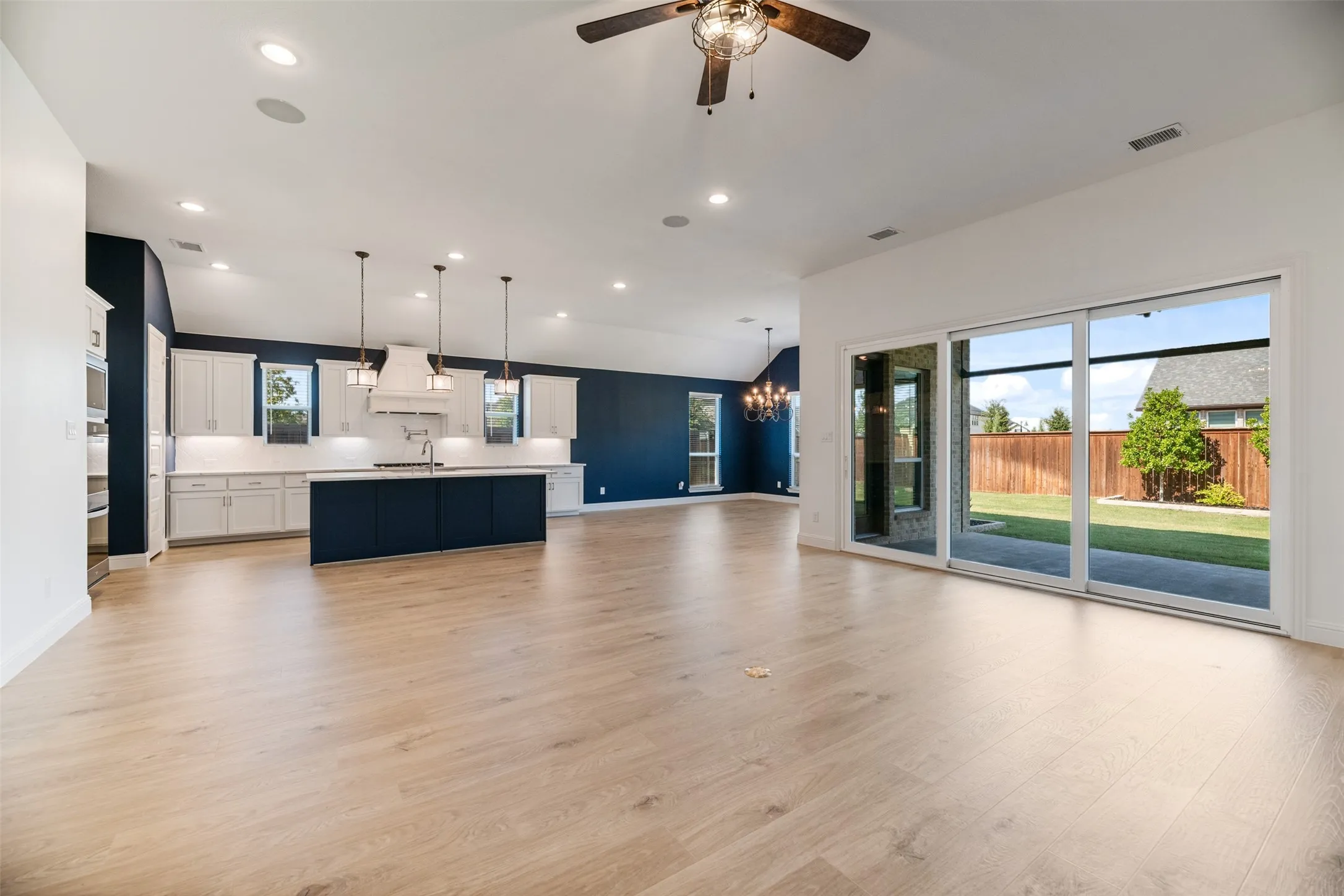Single Family Residence For Sale in Collin County , 2625 Somerset Lane, Celina, Texas 75009, 4 Bedroom, 3 Bathroom, 3 Garage spaces, 2,782 Sqft, built in 2024, mls#21401352, Real Estate Agent in Celina, Homes For Sale in Collin county, Homes For Sale in Celina, Realtor in Celina Texas, Real Estate Brokerage Independent Realty Texas, Luminita Cordes Realtor