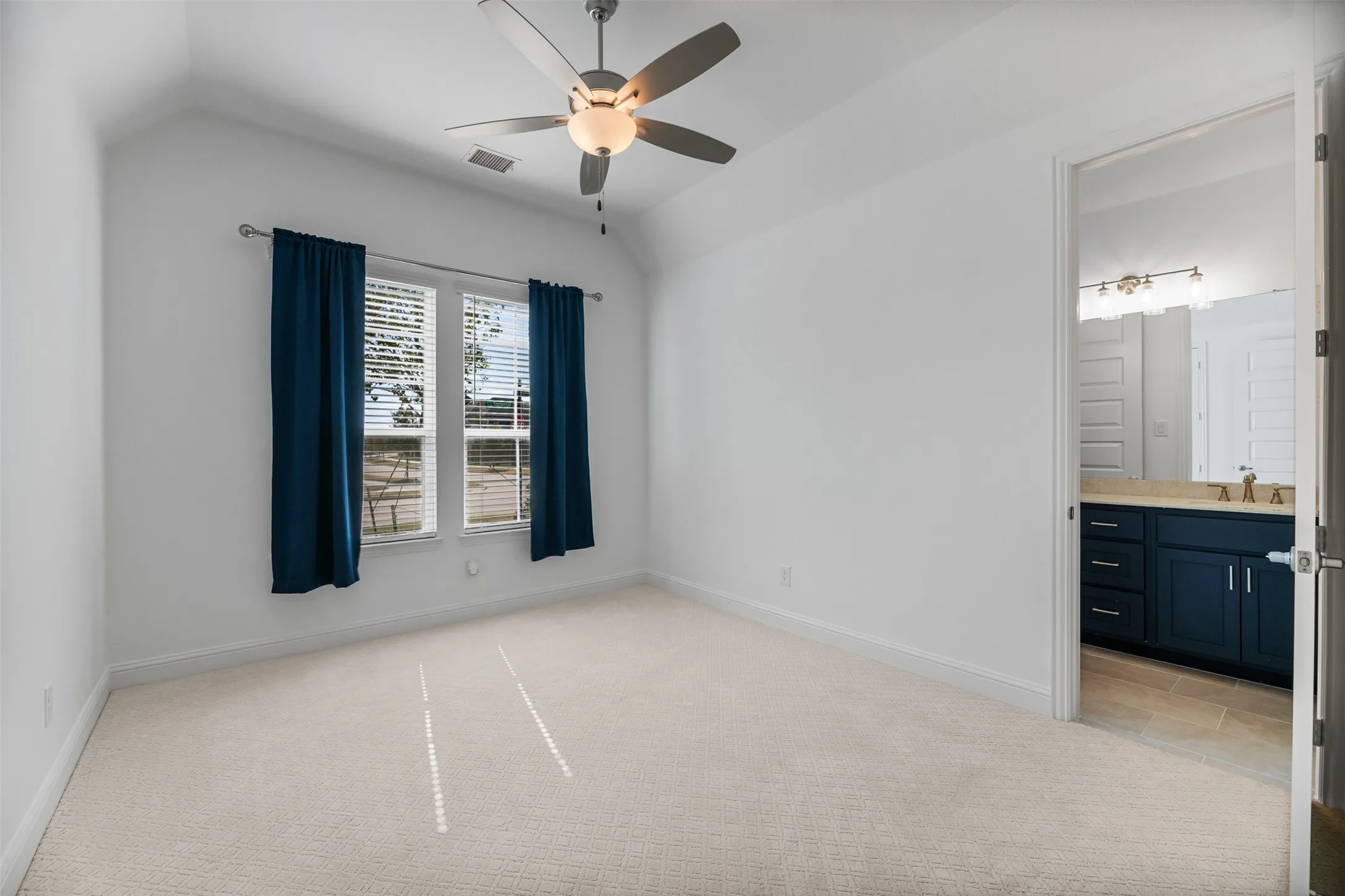 Single Family Residence For Sale in Collin County , 2625 Somerset Lane, Celina, Texas 75009, 4 Bedroom, 3 Bathroom, 3 Garage spaces, 2,782 Sqft, built in 2024, mls#21401352, Real Estate Agent in Celina, Homes For Sale in Collin county, Homes For Sale in Celina, Realtor in Celina Texas, Real Estate Brokerage Independent Realty Texas, Luminita Cordes Realtor