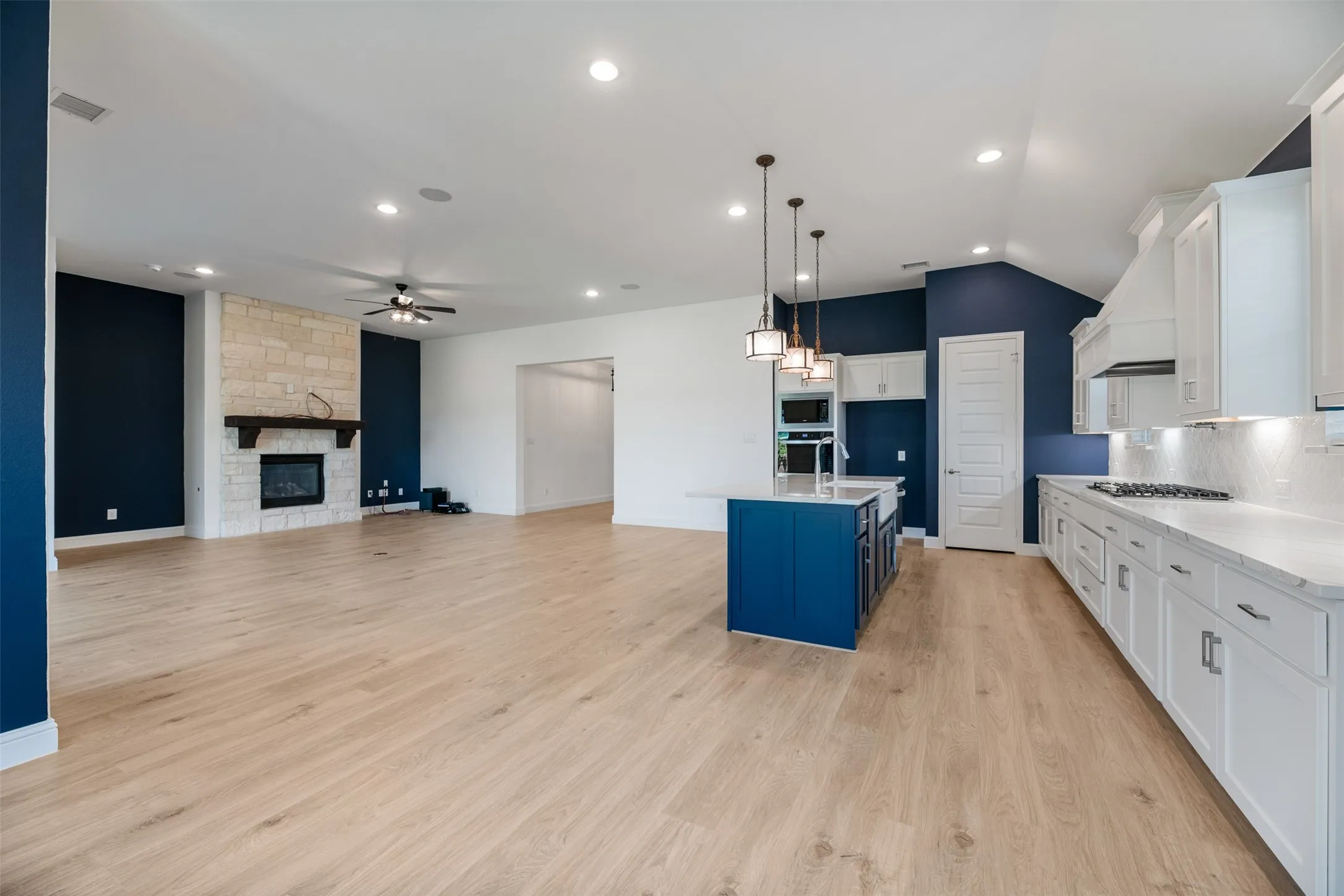 Single Family Residence For Sale in Collin County , 2625 Somerset Lane, Celina, Texas 75009, 4 Bedroom, 3 Bathroom, 3 Garage spaces, 2,782 Sqft, built in 2024, mls#21401352, Real Estate Agent in Celina, Homes For Sale in Collin county, Homes For Sale in Celina, Realtor in Celina Texas, Real Estate Brokerage Independent Realty Texas, Luminita Cordes Realtor