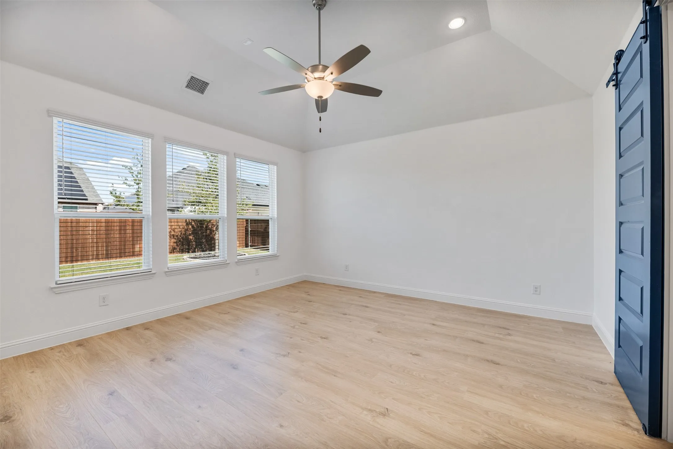 Single Family Residence For Sale in Collin County , 2625 Somerset Lane, Celina, Texas 75009, 4 Bedroom, 3 Bathroom, 3 Garage spaces, 2,782 Sqft, built in 2024, mls#21401352, Real Estate Agent in Celina, Homes For Sale in Collin county, Homes For Sale in Celina, Realtor in Celina Texas, Real Estate Brokerage Independent Realty Texas, Luminita Cordes Realtor