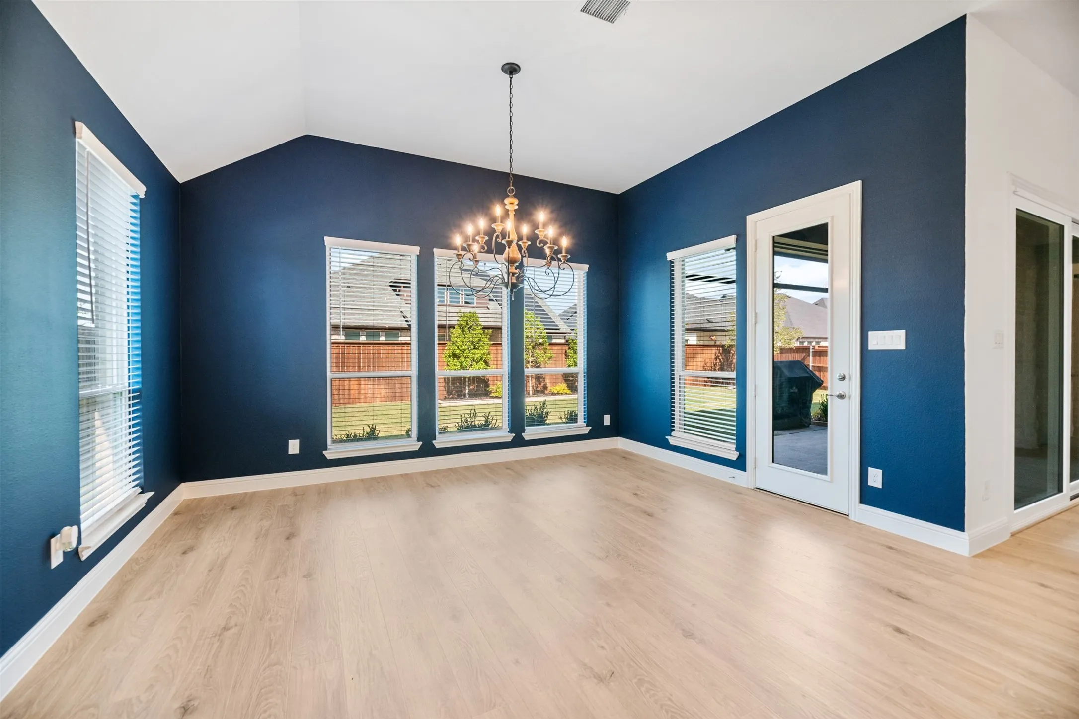 Single Family Residence For Sale in Collin County , 2625 Somerset Lane, Celina, Texas 75009, 4 Bedroom, 3 Bathroom, 3 Garage spaces, 2,782 Sqft, built in 2024, mls#21401352, Real Estate Agent in Celina, Homes For Sale in Collin county, Homes For Sale in Celina, Realtor in Celina Texas, Real Estate Brokerage Independent Realty Texas, Luminita Cordes Realtor