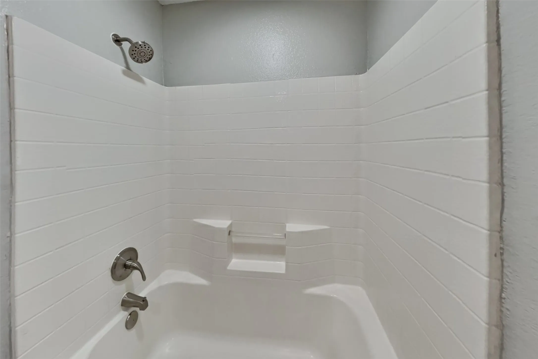 Single Family Residence For Rent in Tarrant County , 6102 Brookfall Drive, Arlington, Texas 76018, 3 Bedroom, 2 Bathroom, 2 Garage spaces, 1,602 Sqft, built in 1998, mls#21402019, Real Estate Agent in Arlington, Homes For Rent in Tarrant county, Homes For Rent in Arlington, Realtor in Arlington Texas, Real Estate Brokerage Independent Realty Texas, Luminita Cordes Realtor