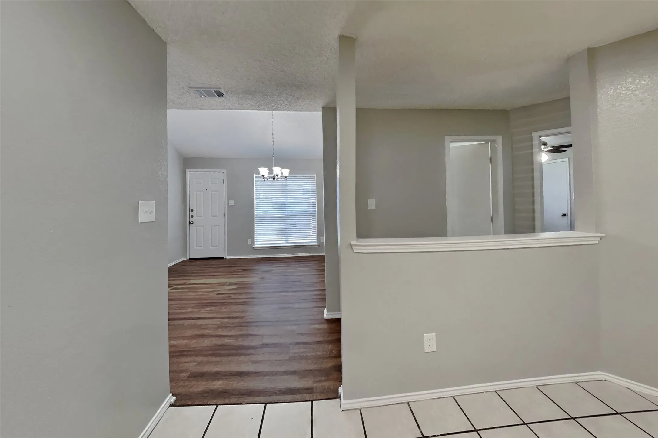 Single Family Residence For Rent in Tarrant County , 6102 Brookfall Drive, Arlington, Texas 76018, 3 Bedroom, 2 Bathroom, 2 Garage spaces, 1,602 Sqft, built in 1998, mls#21402019, Real Estate Agent in Arlington, Homes For Rent in Tarrant county, Homes For Rent in Arlington, Realtor in Arlington Texas, Real Estate Brokerage Independent Realty Texas, Luminita Cordes Realtor