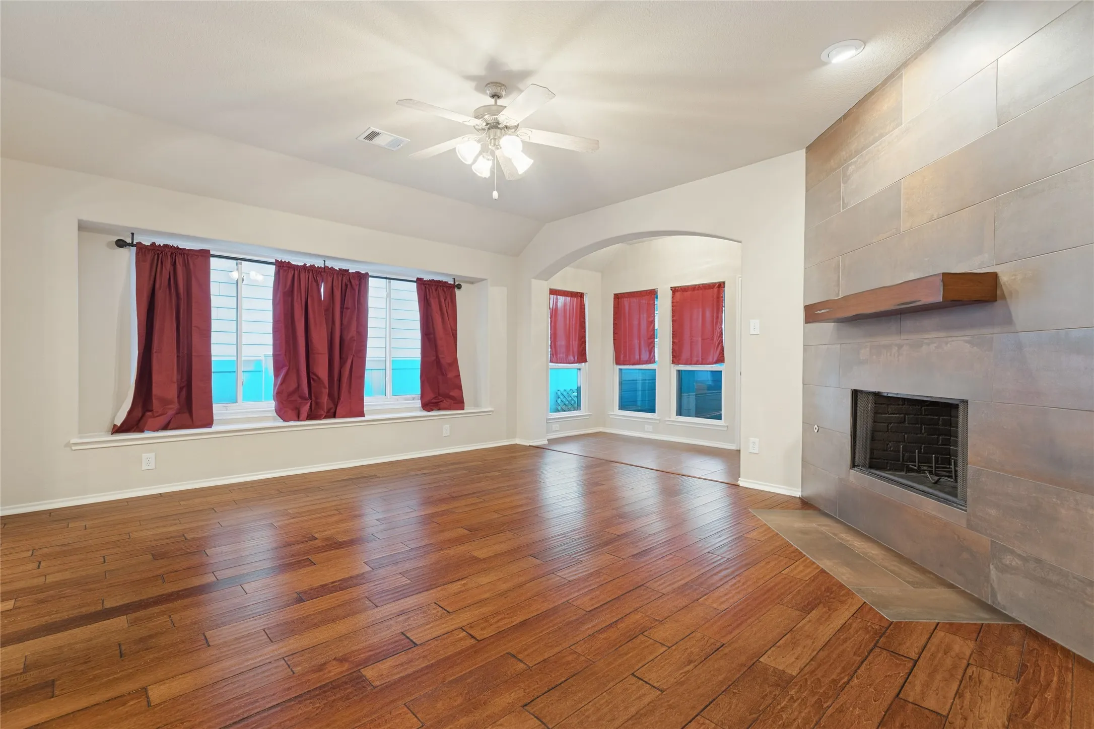 Single Family Residence For Sale in Denton County , 1745 Goodwin Drive, Providence Village, Texas 76227, 2 Bedroom, 2 Bathroom, 2 Garage spaces, 1,347 Sqft, built in 2009, mls#21401018, Real Estate Agent in Providence Village, Homes For Sale in Denton county, Homes For Sale in Providence Village, Realtor in Providence Village Texas, Real Estate Brokerage Independent Realty Texas, Luminita Cordes Realtor