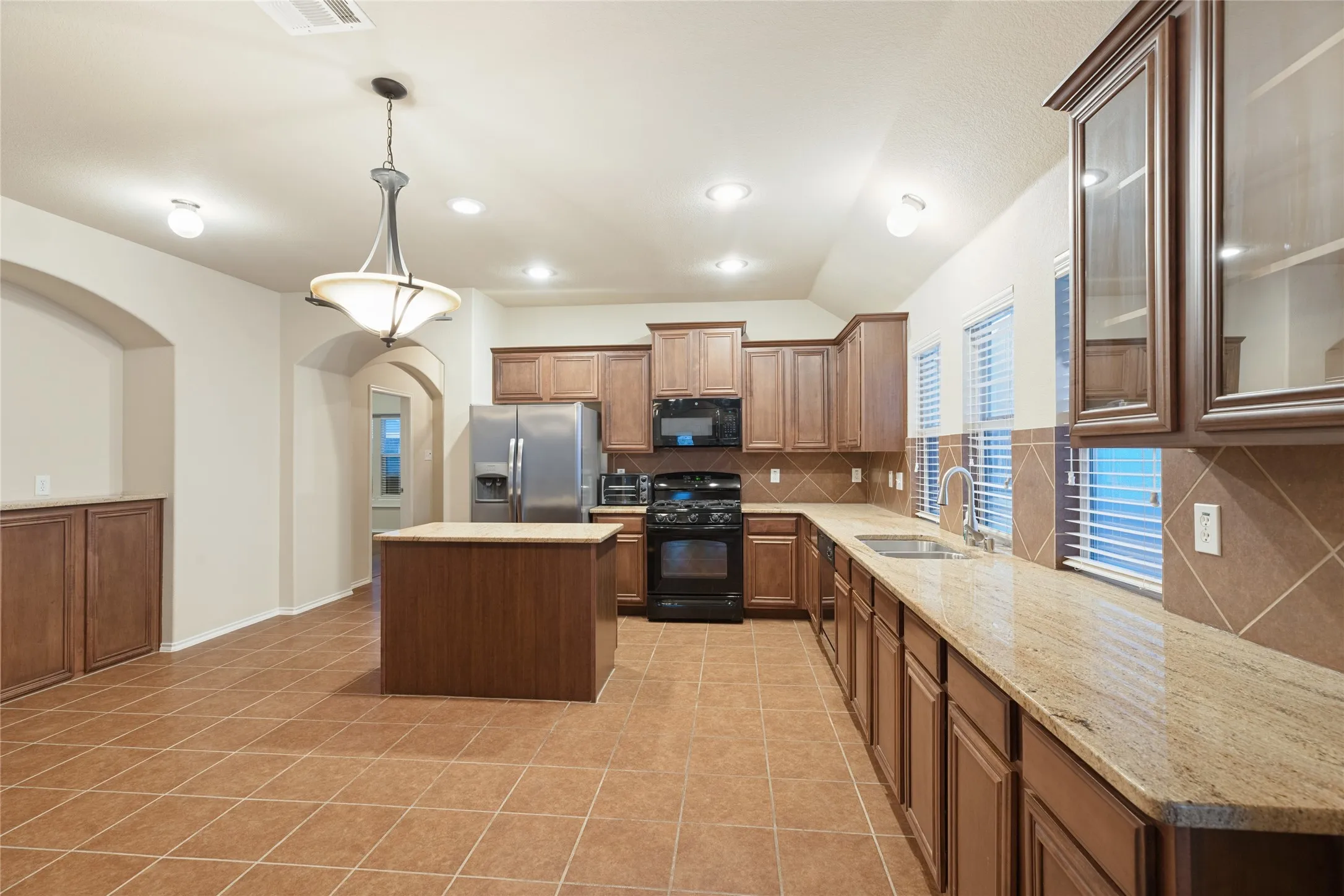 Single Family Residence For Sale in Denton County , 1745 Goodwin Drive, Providence Village, Texas 76227, 2 Bedroom, 2 Bathroom, 2 Garage spaces, 1,347 Sqft, built in 2009, mls#21401018, Real Estate Agent in Providence Village, Homes For Sale in Denton county, Homes For Sale in Providence Village, Realtor in Providence Village Texas, Real Estate Brokerage Independent Realty Texas, Luminita Cordes Realtor