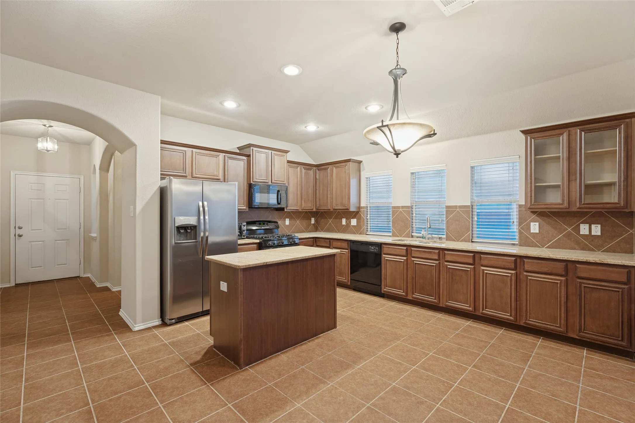Single Family Residence For Sale in Denton County , 1745 Goodwin Drive, Providence Village, Texas 76227, 2 Bedroom, 2 Bathroom, 2 Garage spaces, 1,347 Sqft, built in 2009, mls#21401018, Real Estate Agent in Providence Village, Homes For Sale in Denton county, Homes For Sale in Providence Village, Realtor in Providence Village Texas, Real Estate Brokerage Independent Realty Texas, Luminita Cordes Realtor