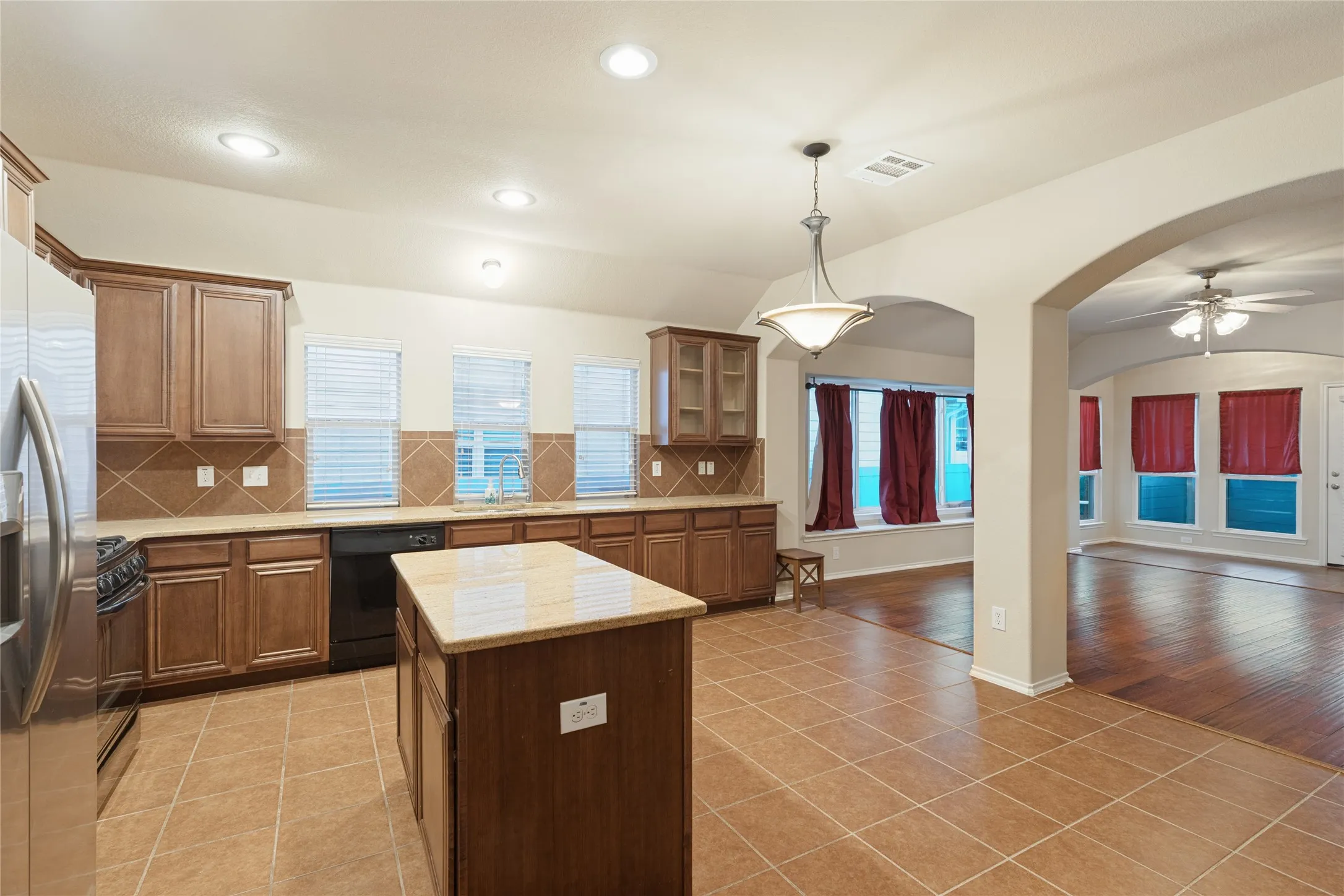Single Family Residence For Sale in Denton County , 1745 Goodwin Drive, Providence Village, Texas 76227, 2 Bedroom, 2 Bathroom, 2 Garage spaces, 1,347 Sqft, built in 2009, mls#21401018, Real Estate Agent in Providence Village, Homes For Sale in Denton county, Homes For Sale in Providence Village, Realtor in Providence Village Texas, Real Estate Brokerage Independent Realty Texas, Luminita Cordes Realtor