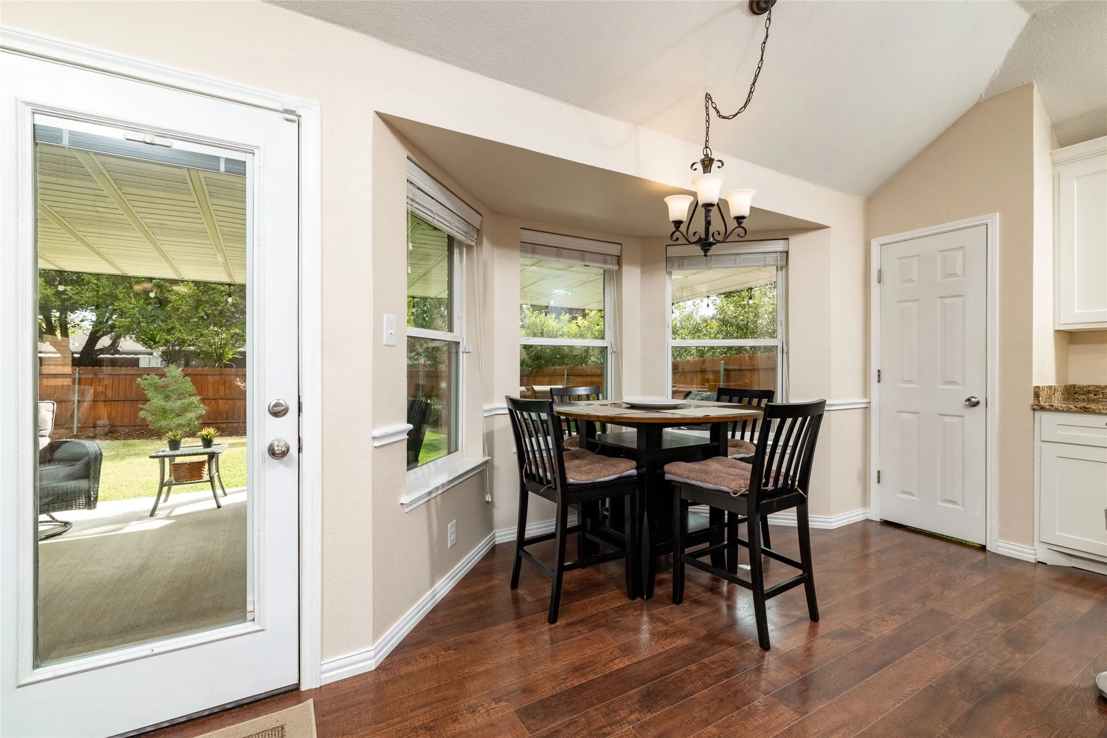 Eat in Kitchen Area